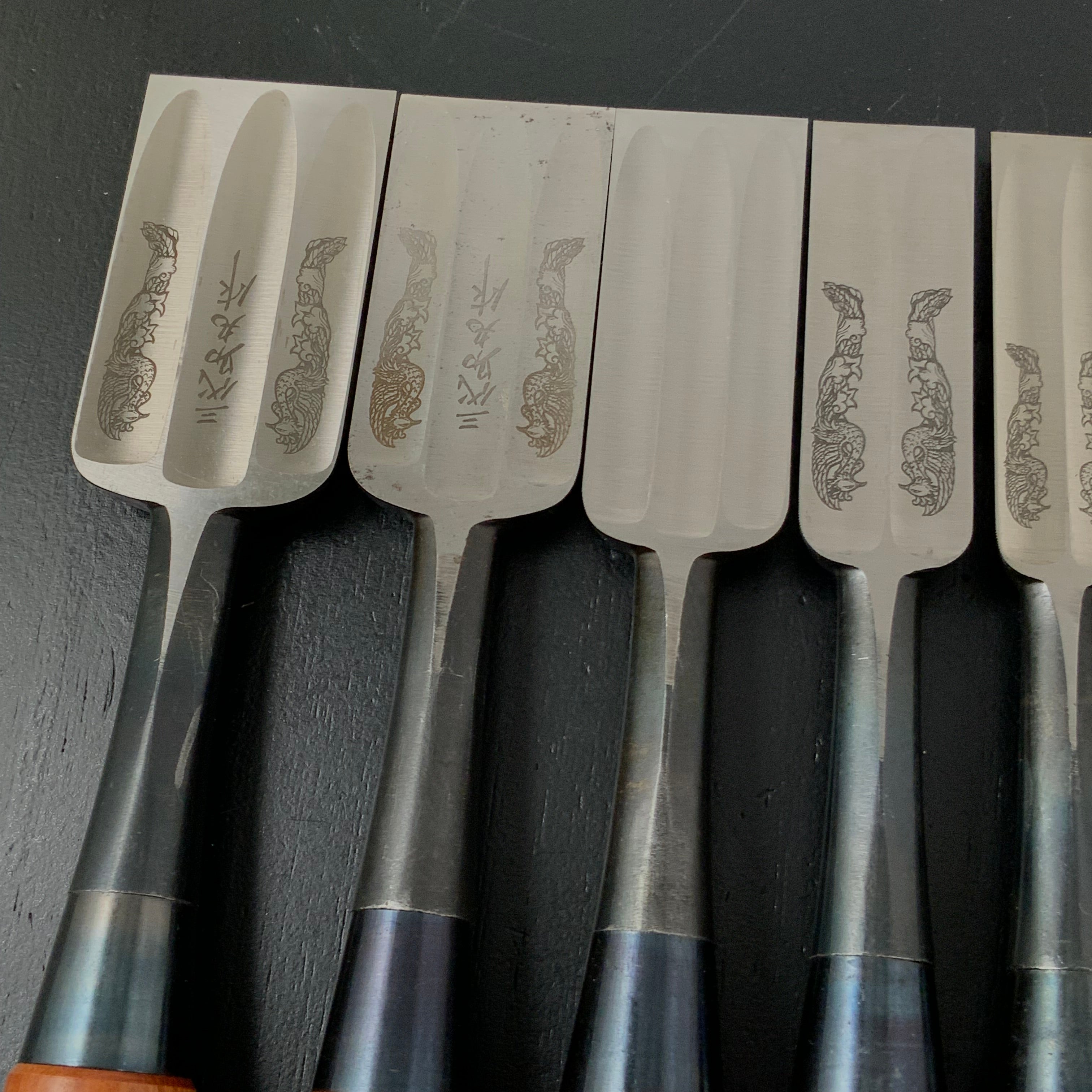 Sukemaru 4th High-Speed Steel Timber chisels set by Usui Yoshio (phoenix pattern) 四代助丸 碓氷淑郎 鳳凰模様入叩き組鑿 三つ裏 6本組 tatakinomi