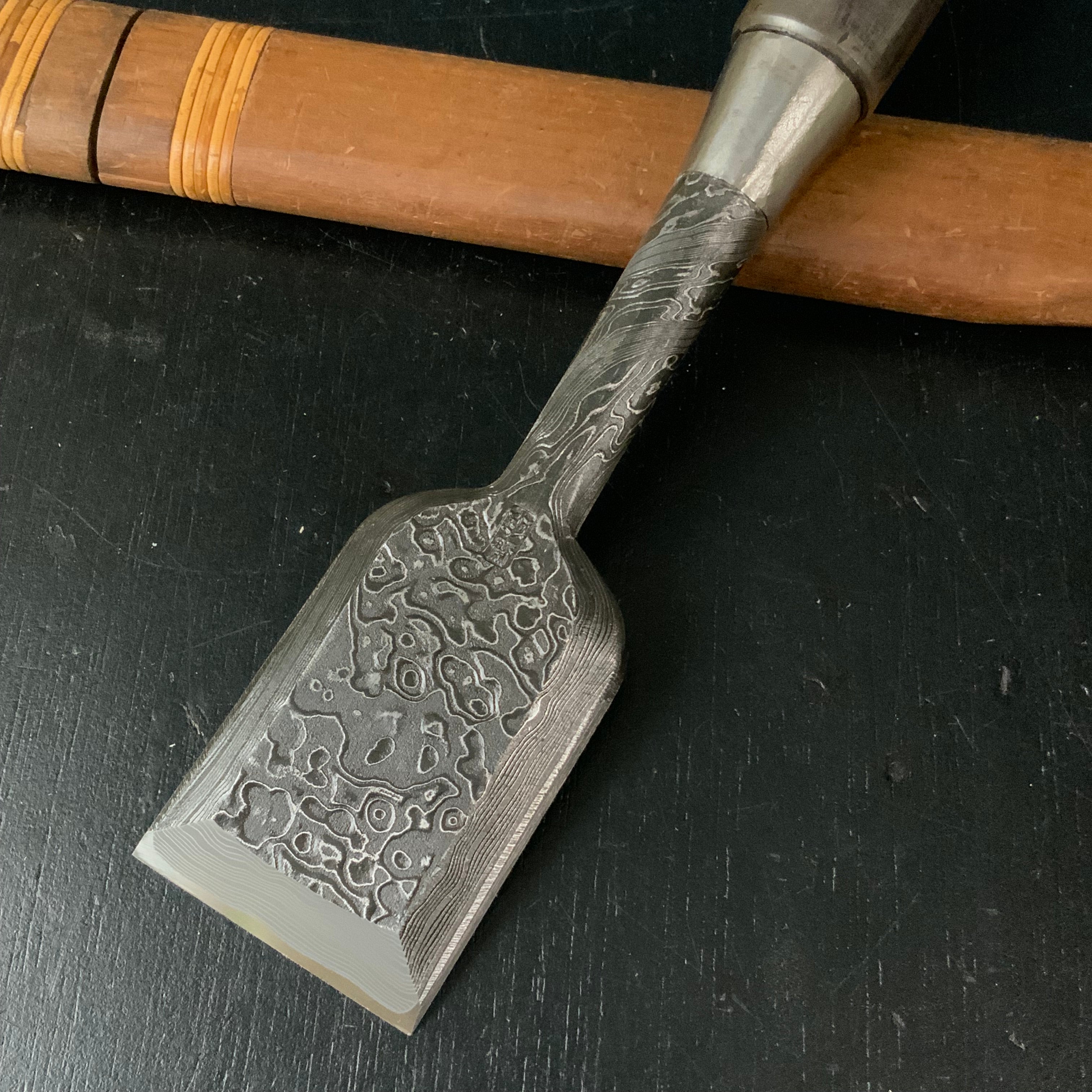Tasai Mokume Special Medium Timber chisels with black wood handle 田斎作 木目 中叩き鑿 黒檀柄 三つ裏 48mm Chutatakinomi