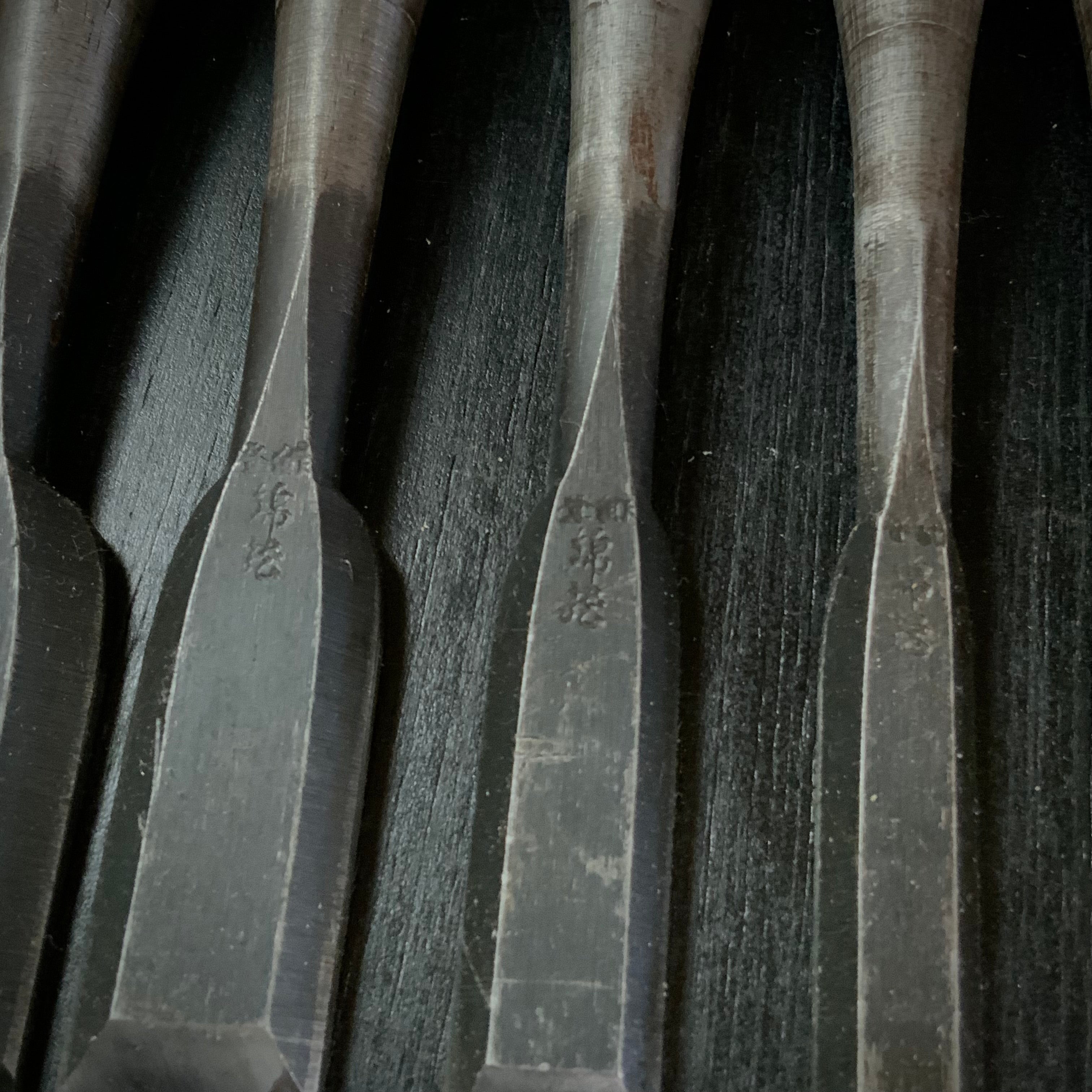 Used Nishiki Ryu Bench chisels set (Used by palace carpenters) 錦龍 追入組鑿 中古鑿(宮大工使用)