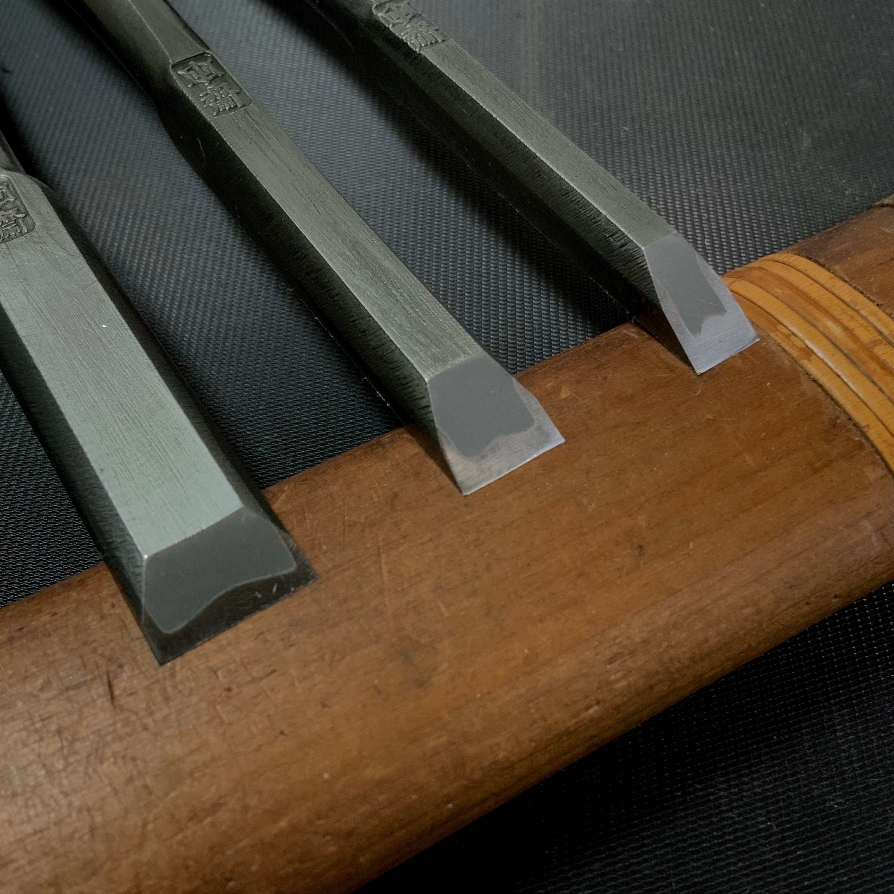 Tasai Special Bench chisels (Oirenomi) with blue steel 田斎作 磨き仕上 追入鑿 7mm / 10mm / 13mm
