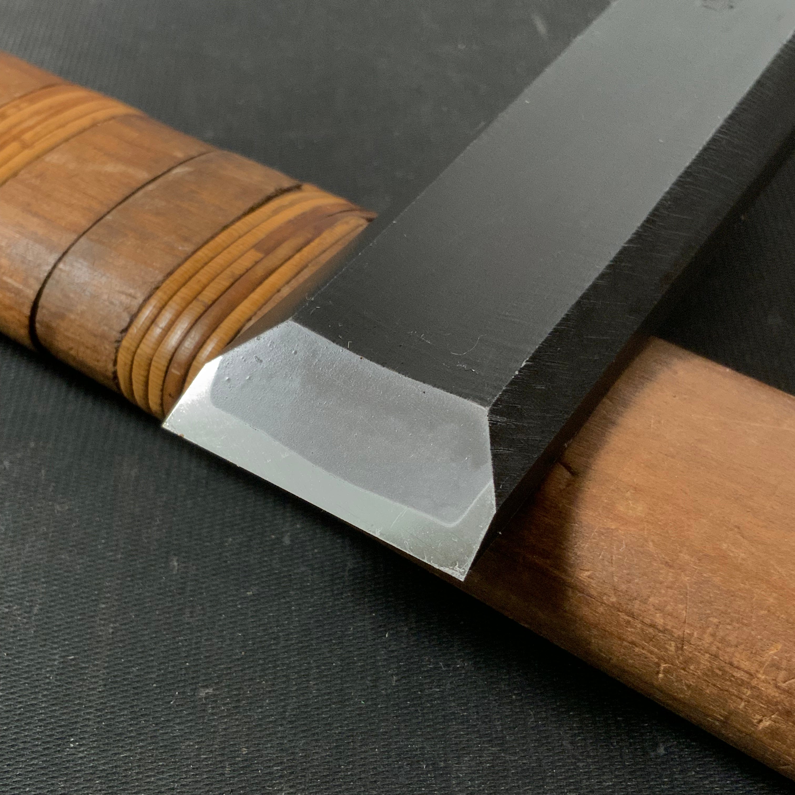 Tasai Timber chisels (Tatakinomi) with blue steel 田斎 黒仕上げ 叩鑿 30mm