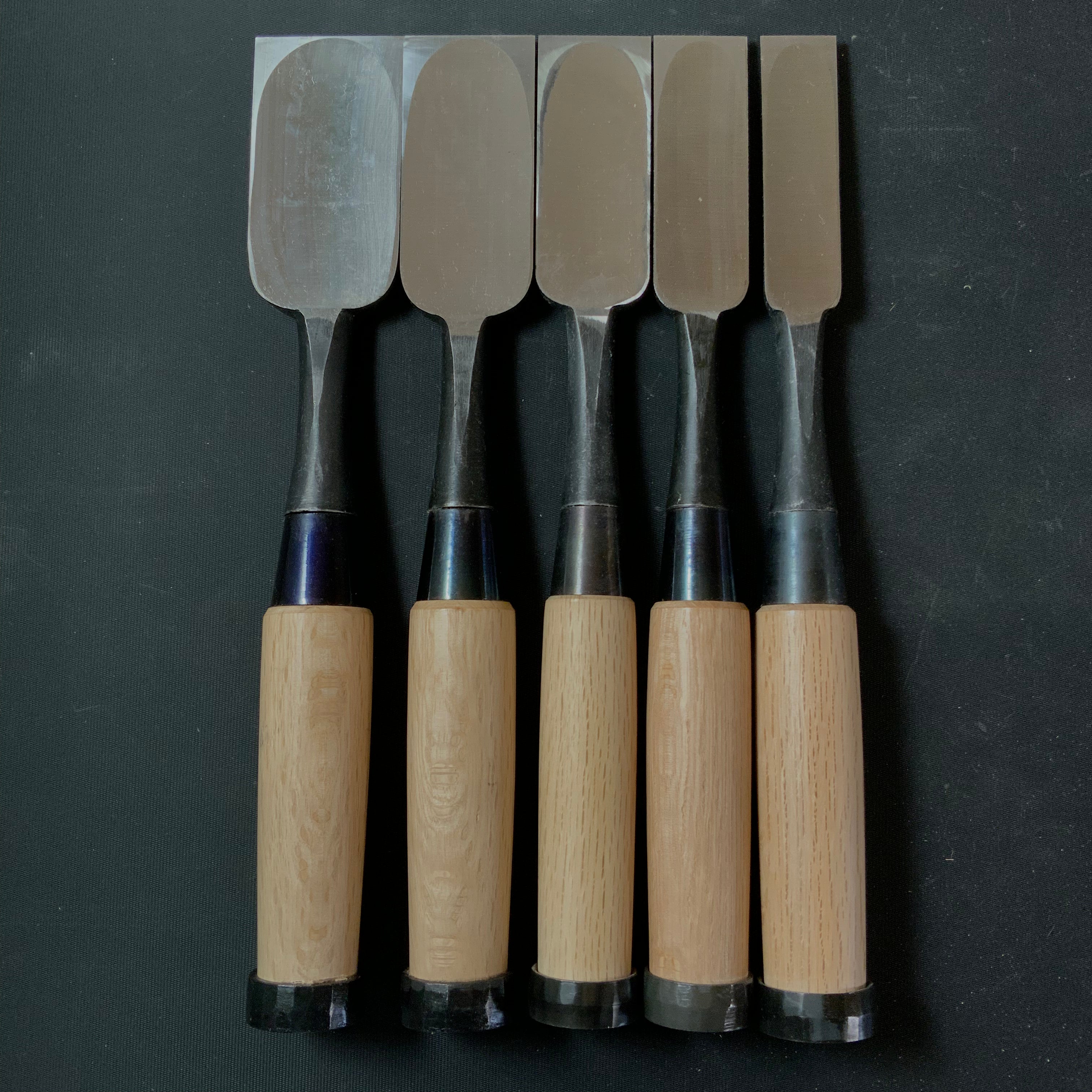 Ioroi Timber chisels set with white steel by Ioroi Hideo 五百蔵秀夫作 五百蔵 厚鑿 5本組 Atsunomi
