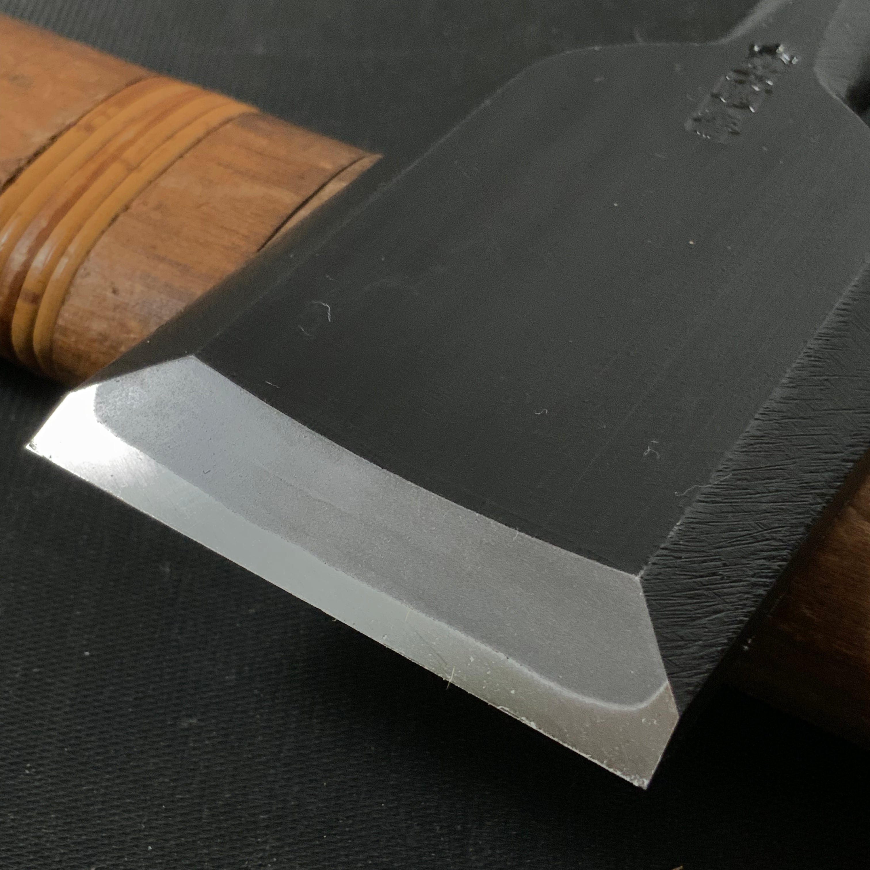 Tasai Bench chisels (Oirenomi) with blue steel 田斎作 黒仕上 追入鑿 48mm