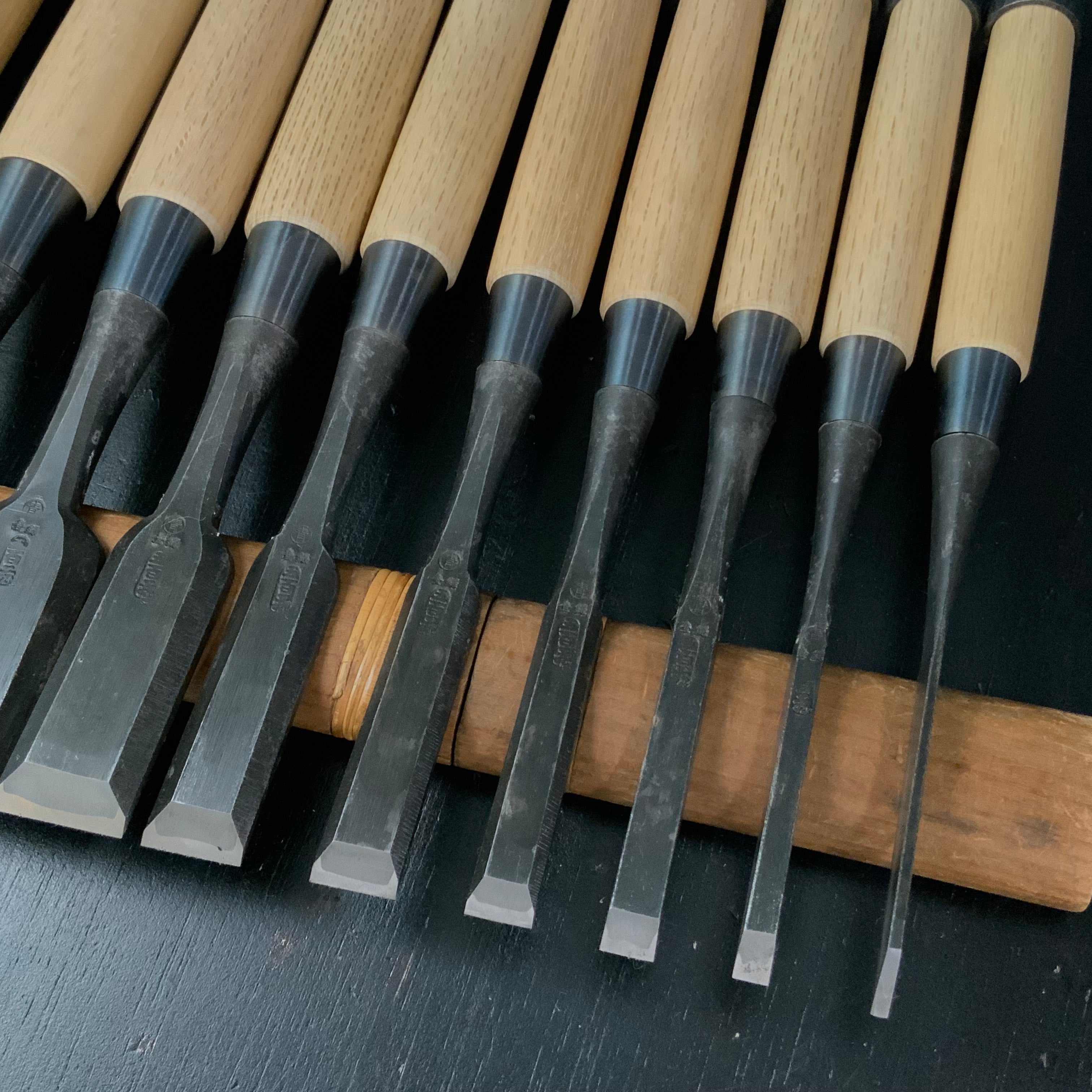 Ioroi Bench chisels set (Oirenomi) by Blue steel 五百蔵作 追入組鑿 青紙鋼