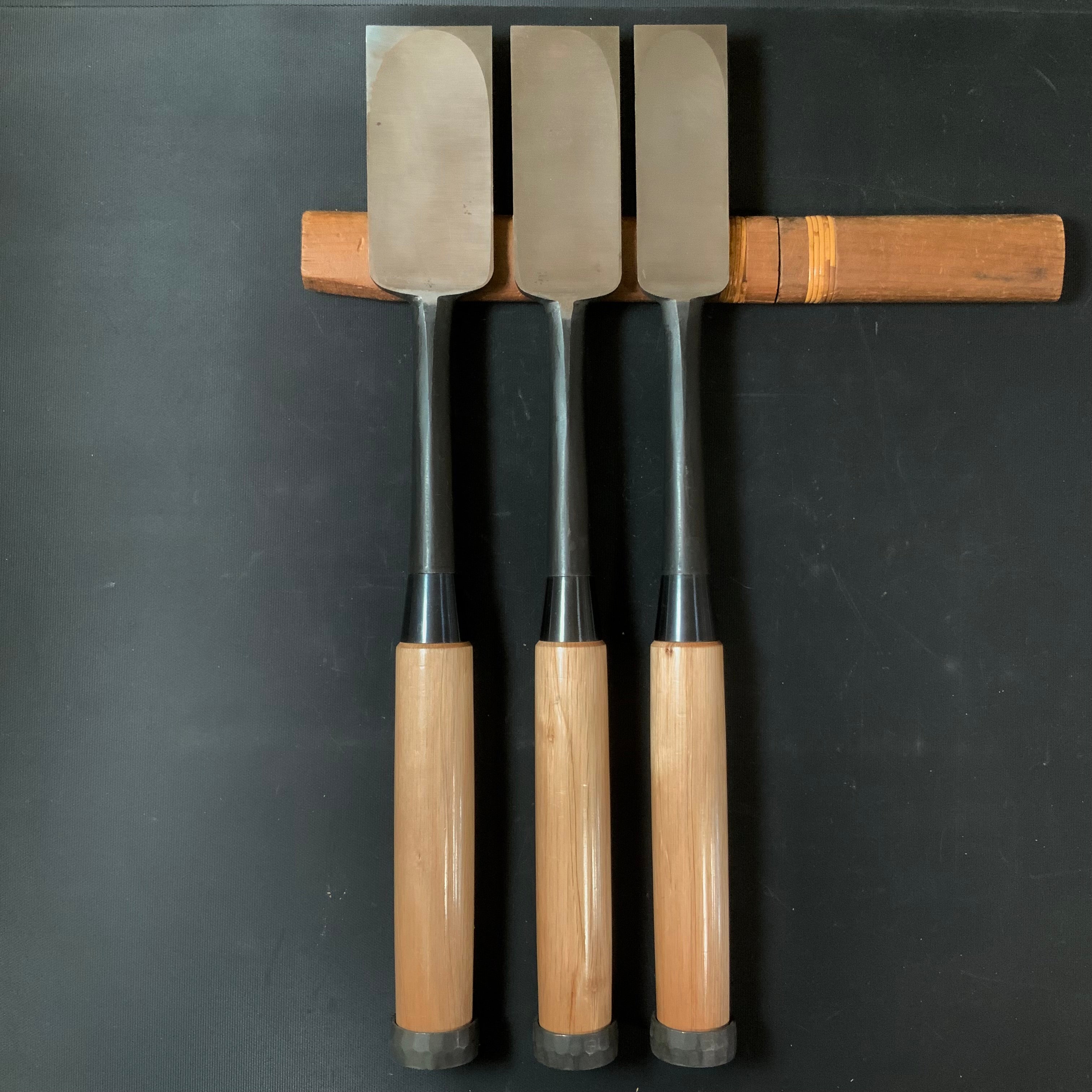 Old stock Kuniaki Slick Chisels (Anayanomi) 掘り出し物 國明作 穴屋鑿 30,42,48mm