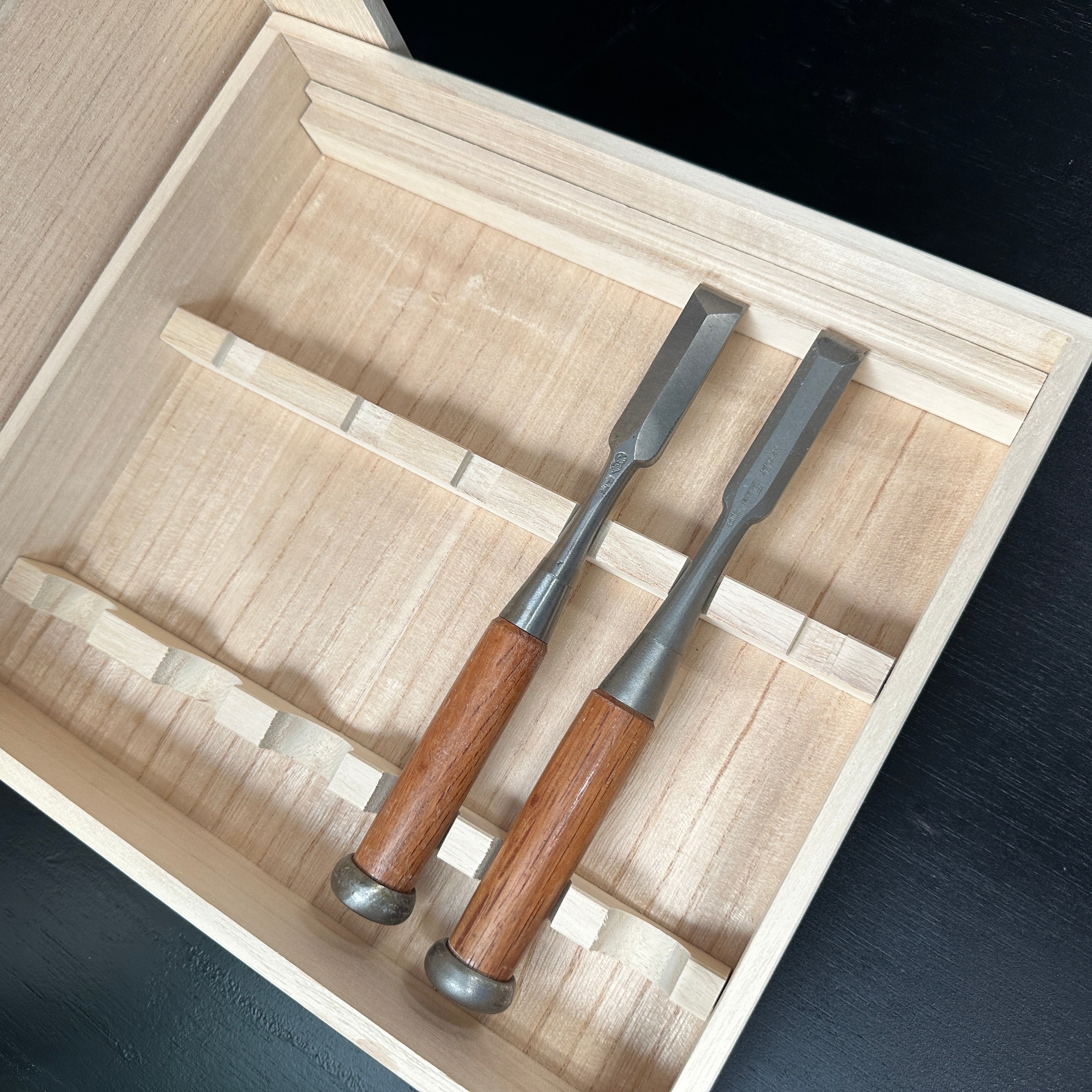 Wooden Tool Box for Bench Chisels 6pc 追入組鑿用桐箱 6本入れ用