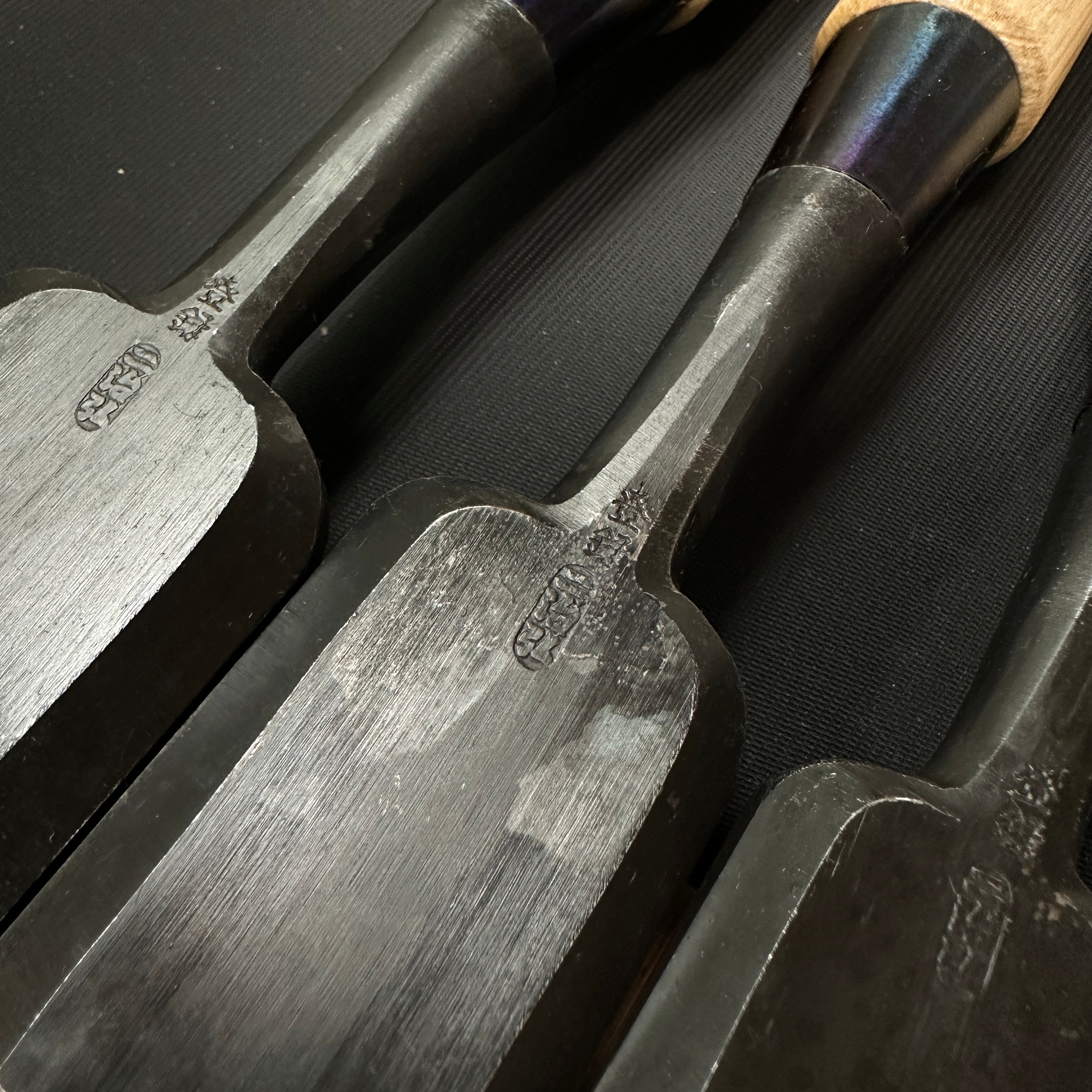 Nijihiro Bench chisels set by Chuutarou Imai white oak handle (Fujihiro) 今井忠太郎作 二治弘 追入組鑿 白樫柄