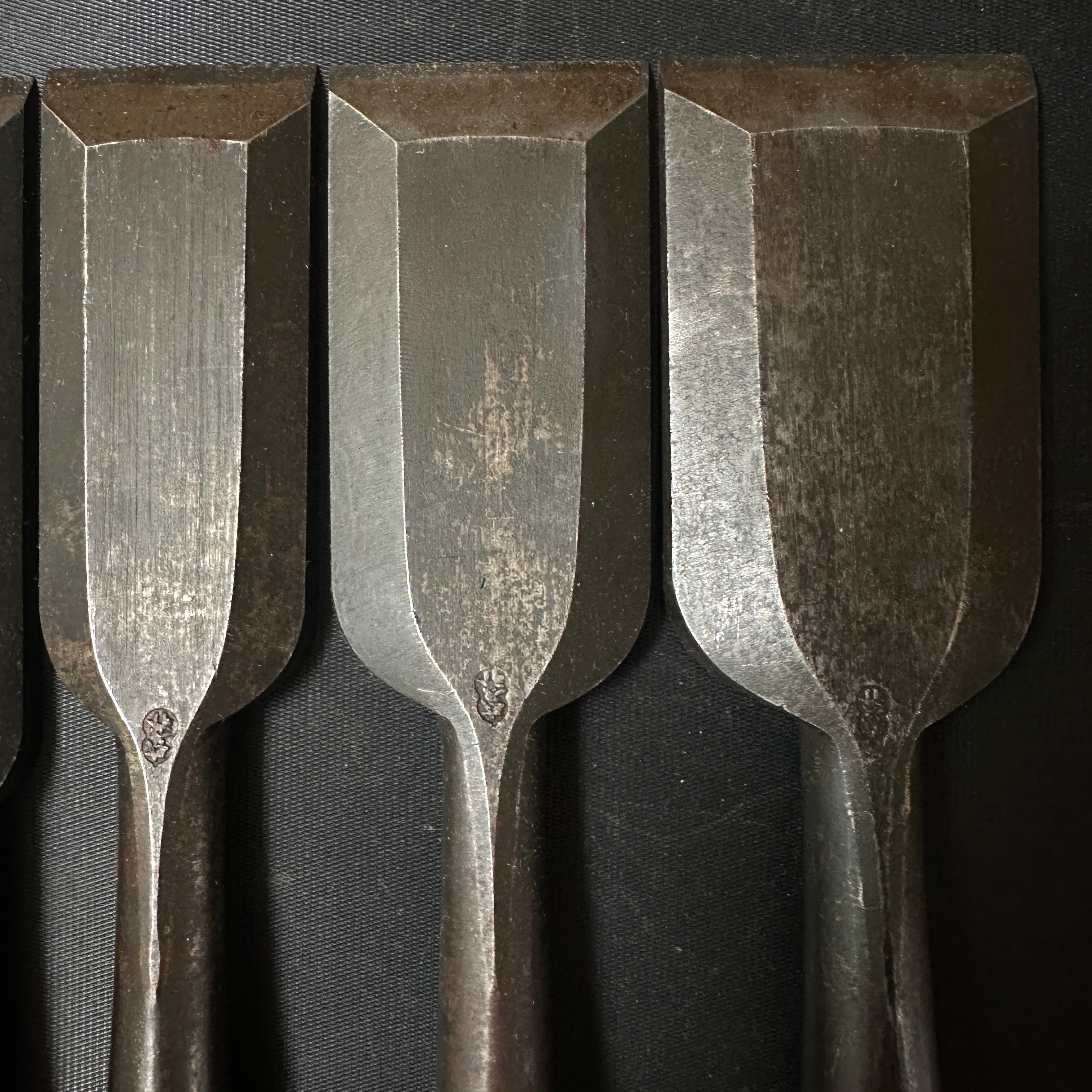 Old stock Hidari Hisasaku 2rd  Timber chisels by Ikegami Takanobu 池上喬庸作 二代目左久作 叩き鑿  Tatakinomi