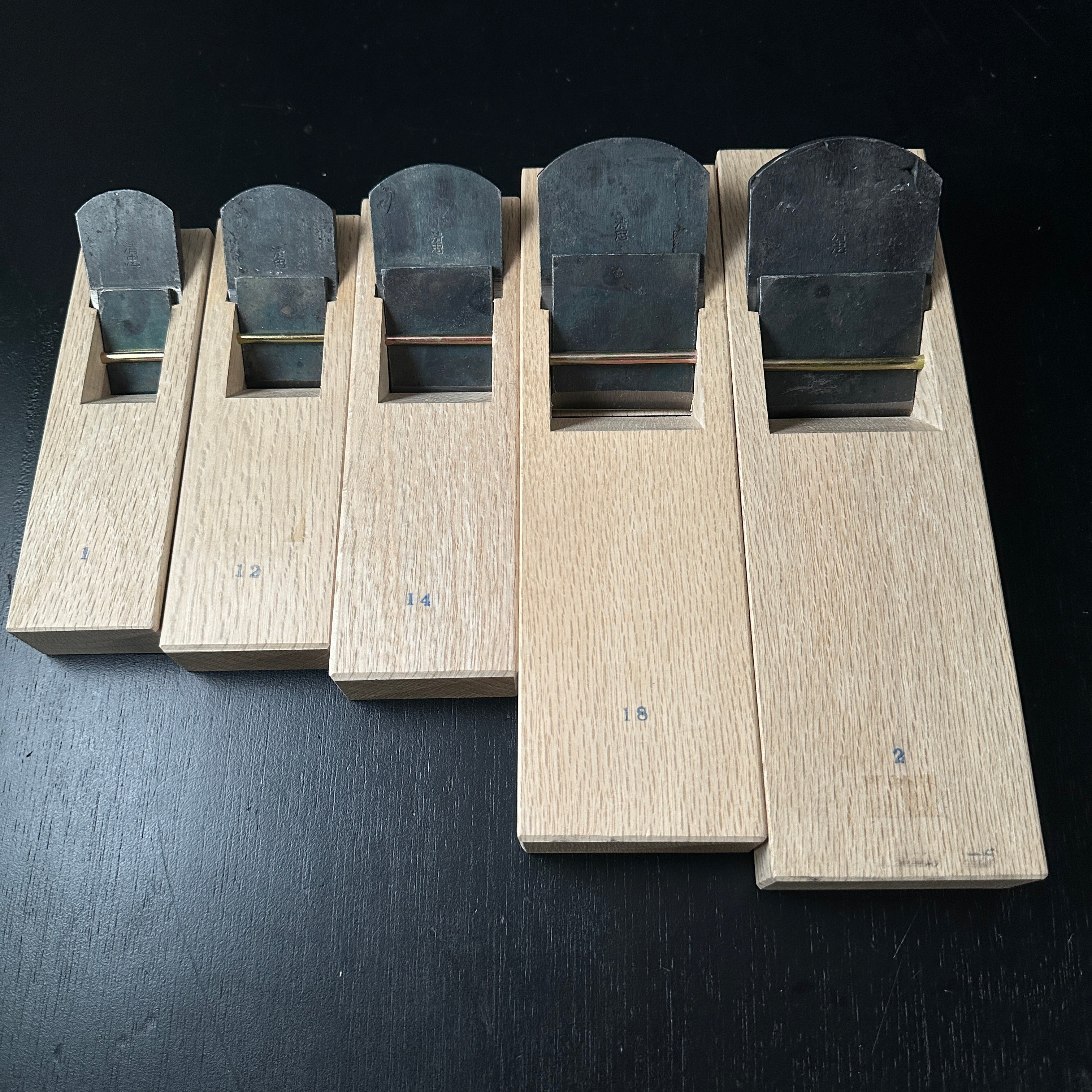 Old stock Kiyotada Wholesaler stamp Small Plane with Blue steel 清忠(問屋銘・水平屋)豆平鉋