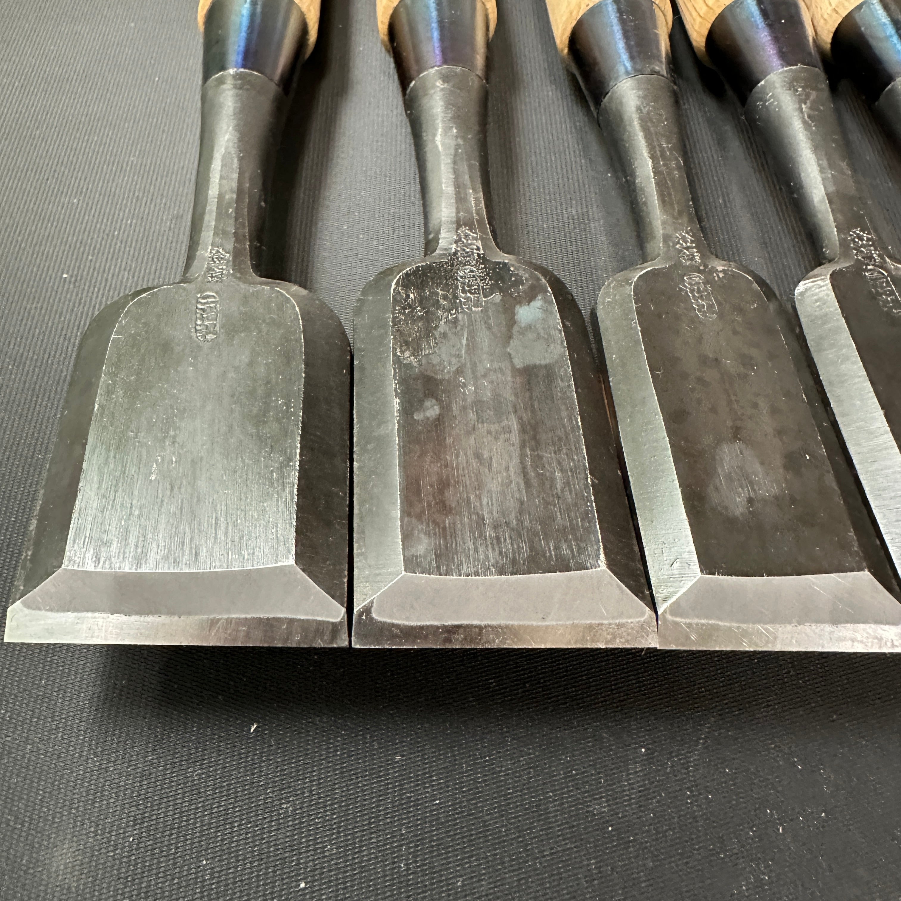 Nijihiro Bench chisels set by Chuutarou Imai white oak handle (Fujihiro) 今井忠太郎作 二治弘 追入組鑿 白樫柄