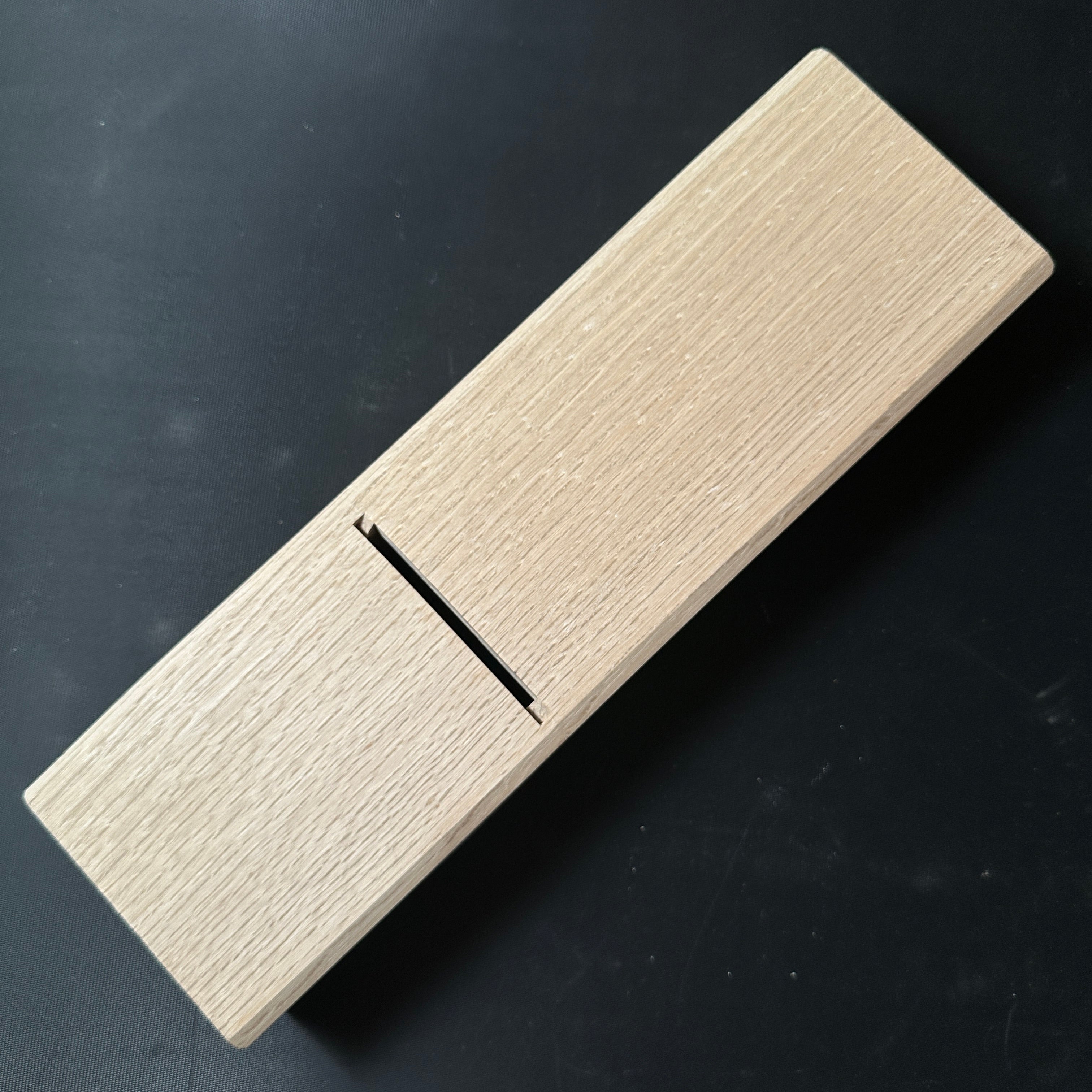 Old stock Chiyoduru Unju Smoothing Plane (Kanna) by Ojima 掘出し物 千代鶴運寿 尾島功大作 仕上げ鉋 70mm