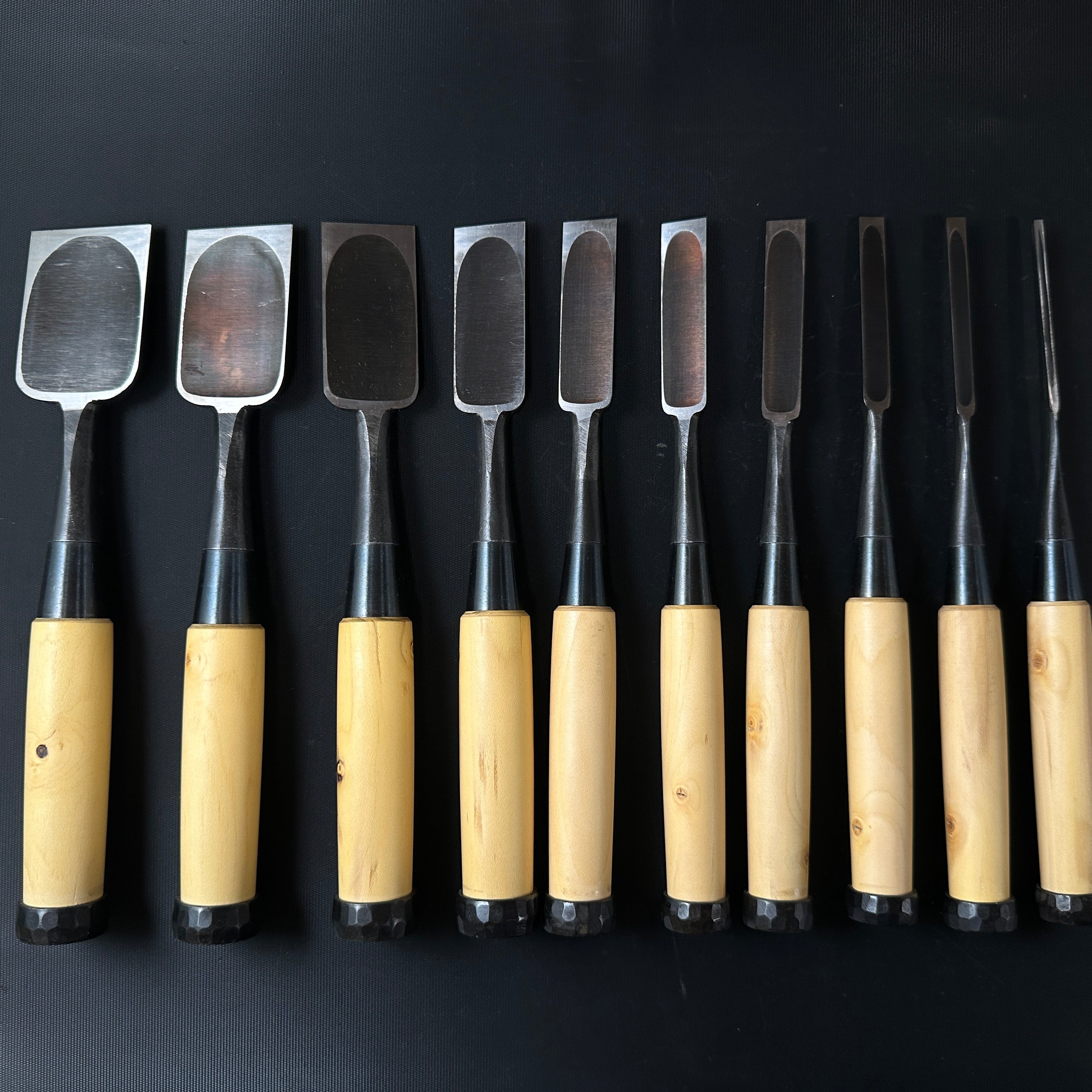 Fujihiro Dovetail chisels set by Chuutarou Imai Gumi Handle 今井忠太郎作 二治弘 鎬追入組鑿 グミ柄 桐箱付 Shinoginomi