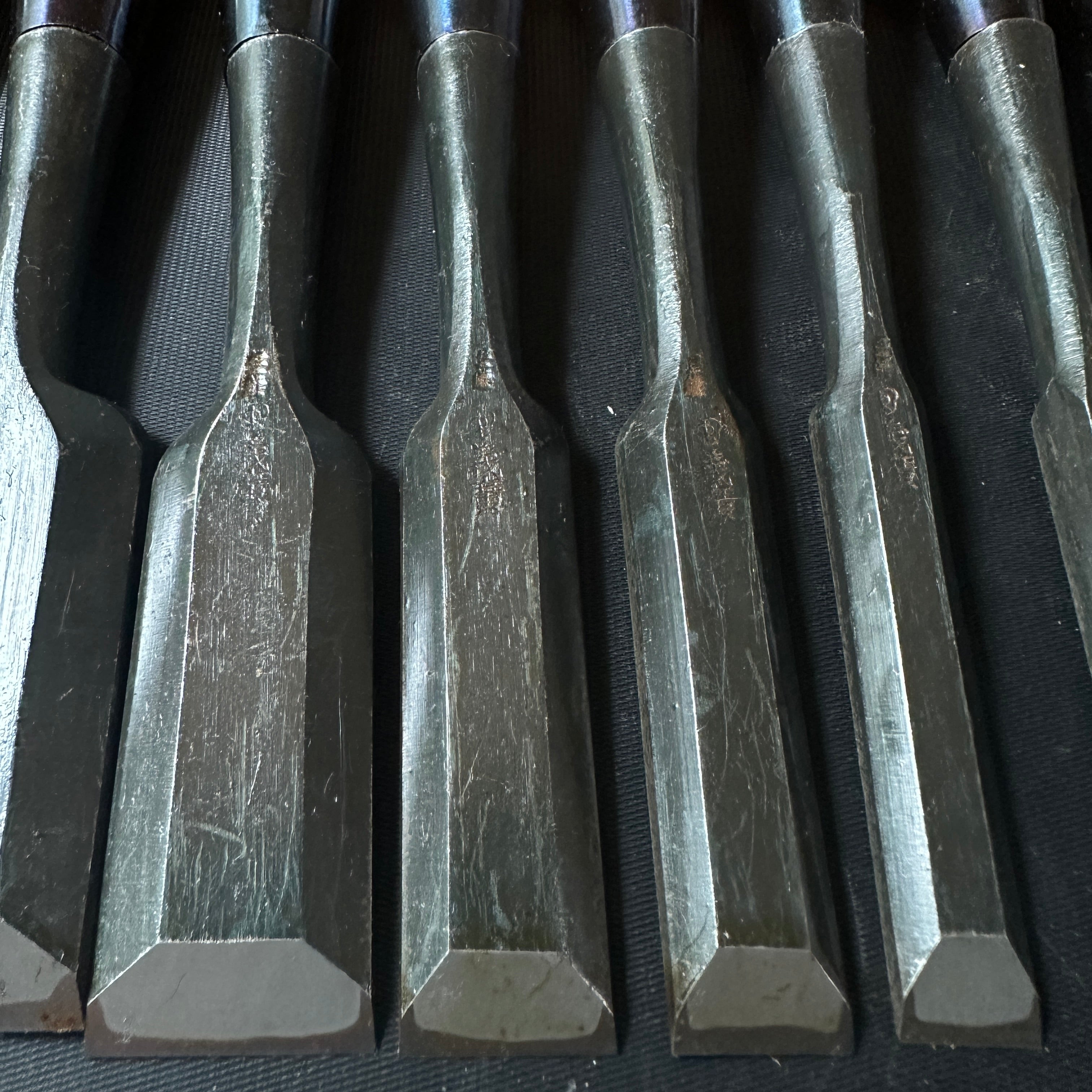 Old stock Yoshihiro Bench chisels set 掘出し物 義廣 追入組鑿 Oirenomi