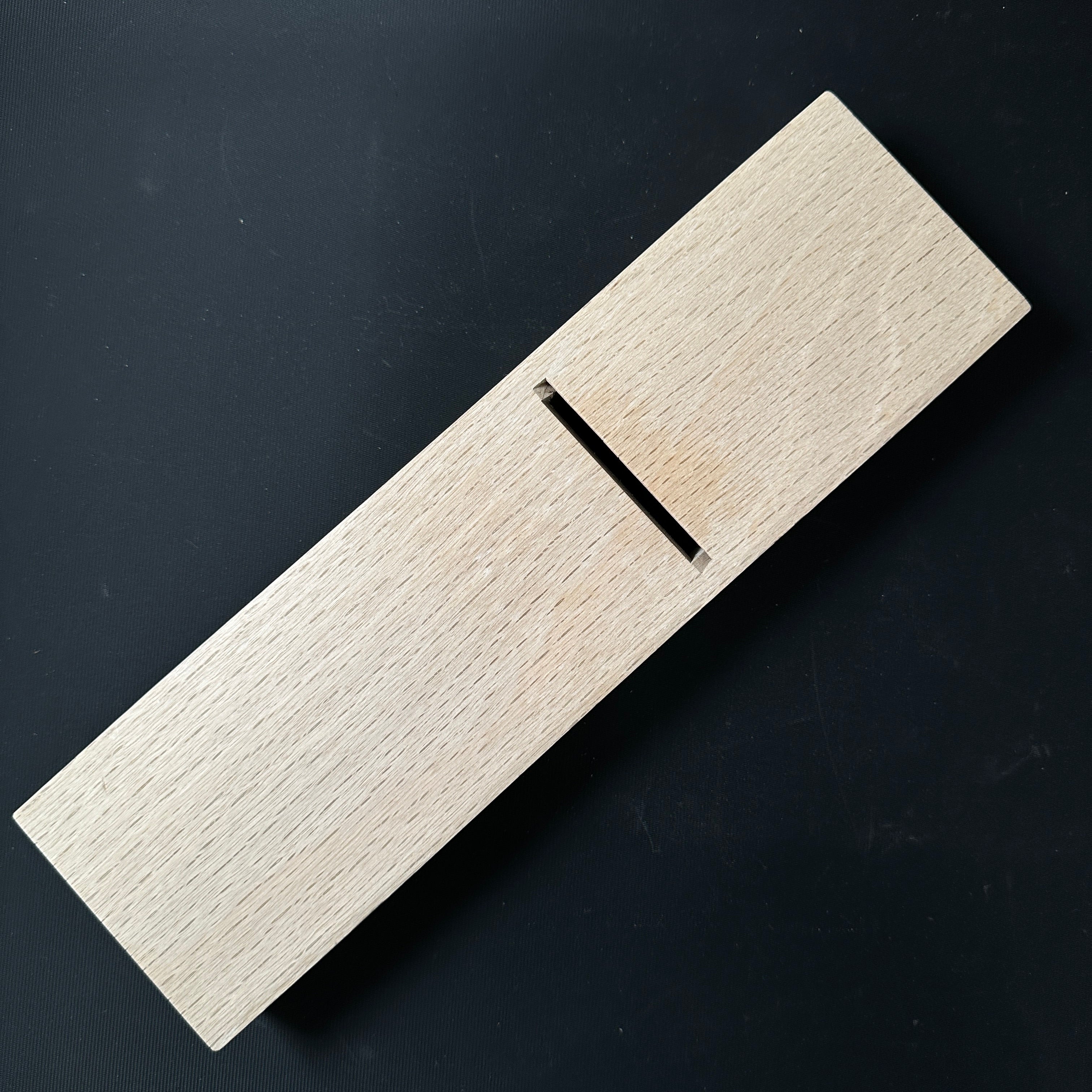 Old stock eleventh generation Teruhide Smoothing Plane (Kanna) 掘出し物 輝秀 十一代目 石堂秀雄作 仕上げ鉋 65mm