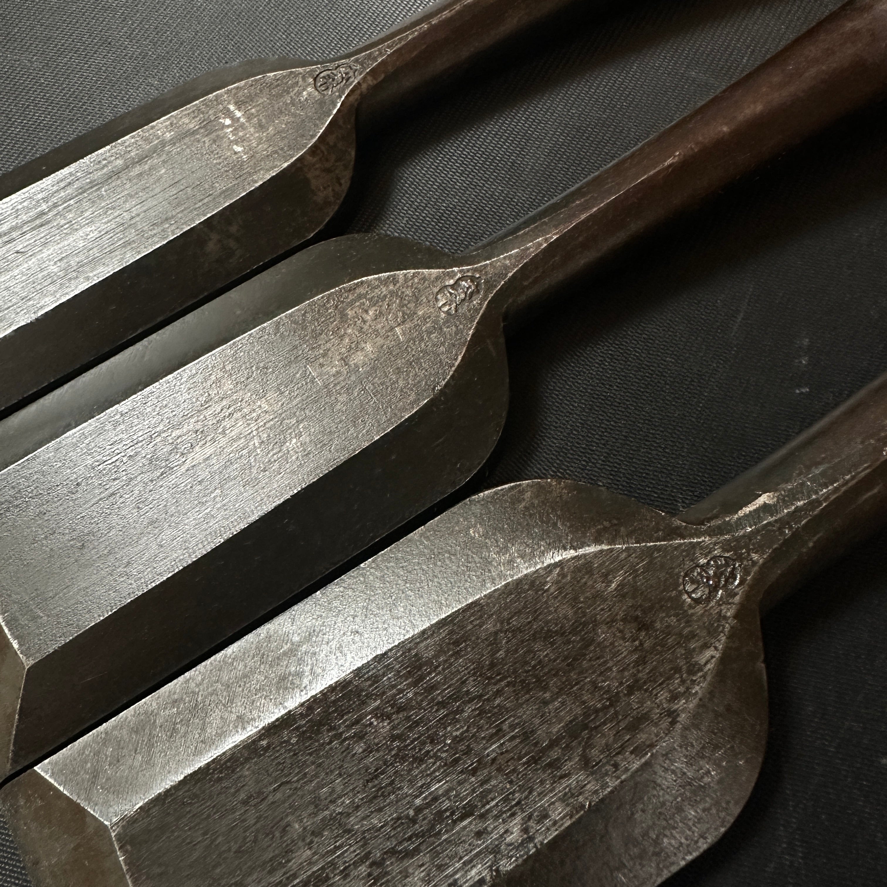 Old stock Hidari Hisasaku 2rd Timber chisels by Ikegami Takanobu 池上喬庸作 二代目左久作 叩き鑿 Tatakinomi