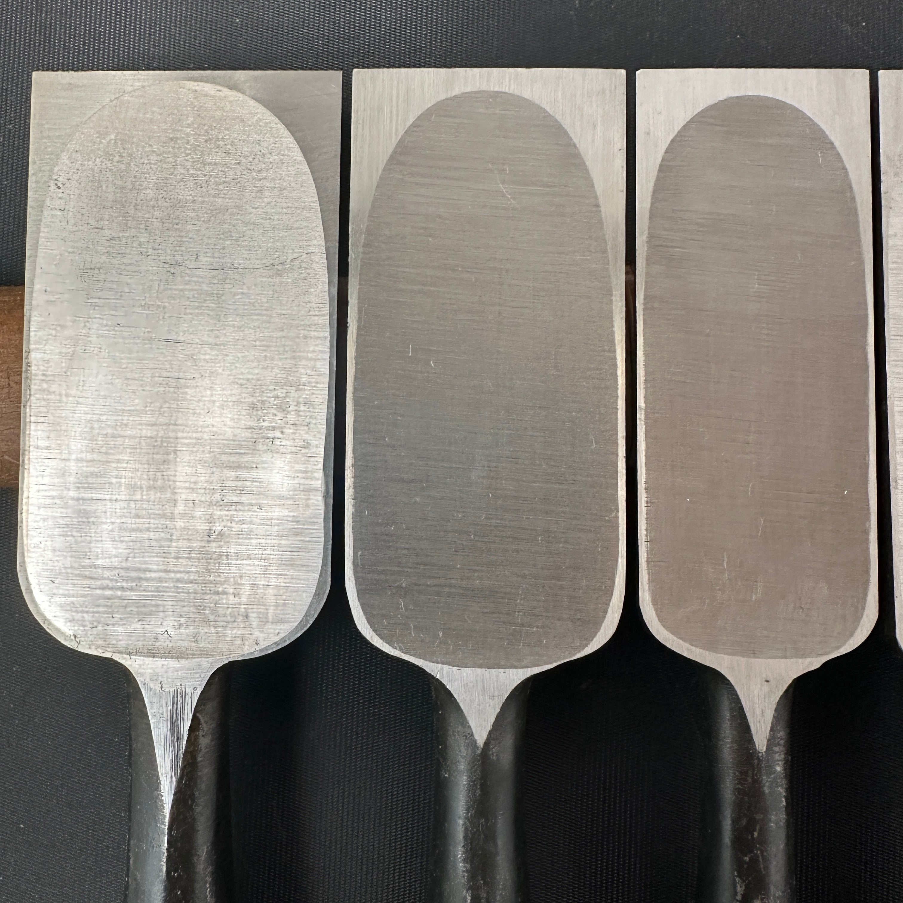 Old stock Kitsune Timber chisels set with white steel by Isono Nobuo 磯野信夫作 狐 叩鑿 6本組