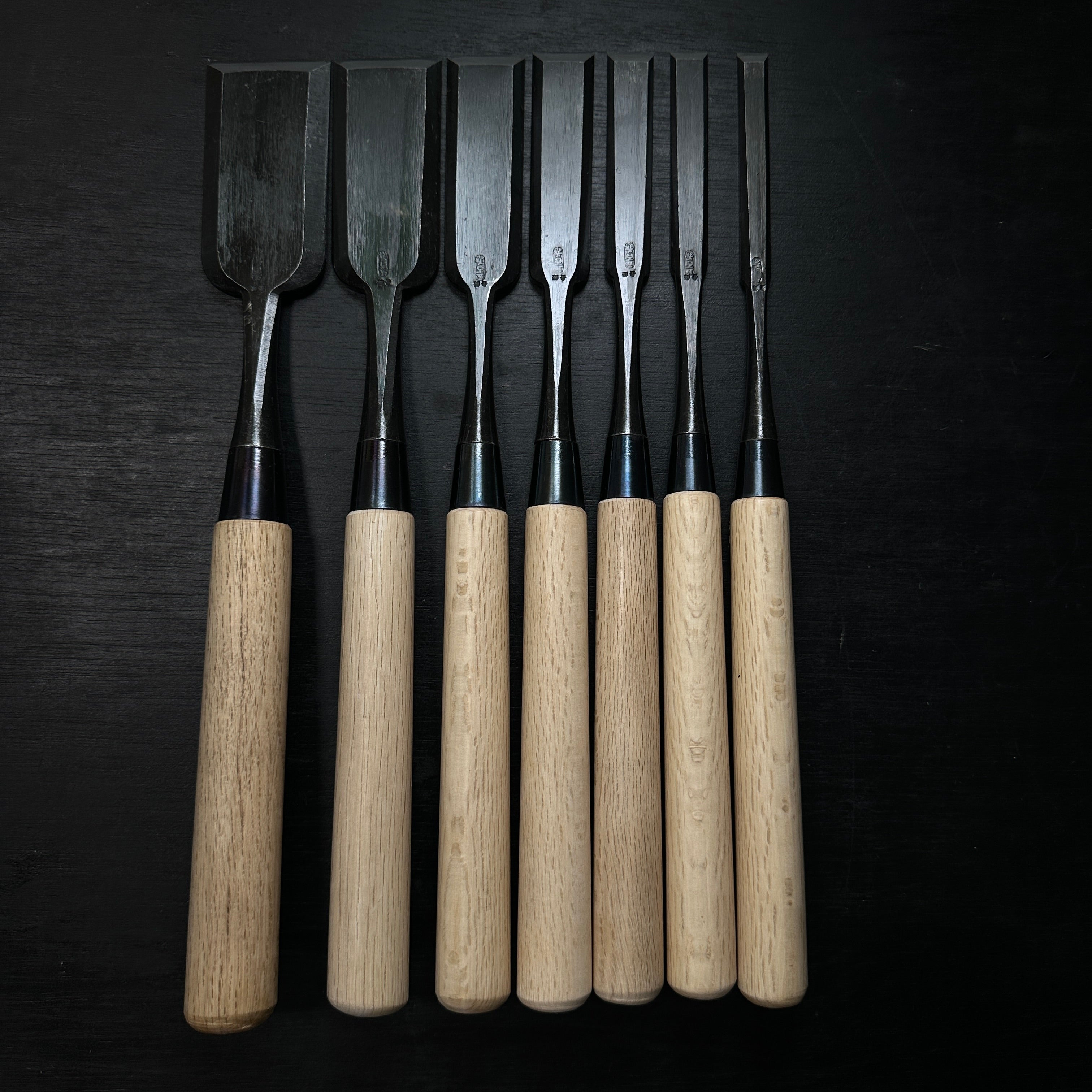 Ioroi Paring chisels with white steel by Ioroi Hideo 五百蔵秀夫作 五百蔵 薄鑿 白樫柄