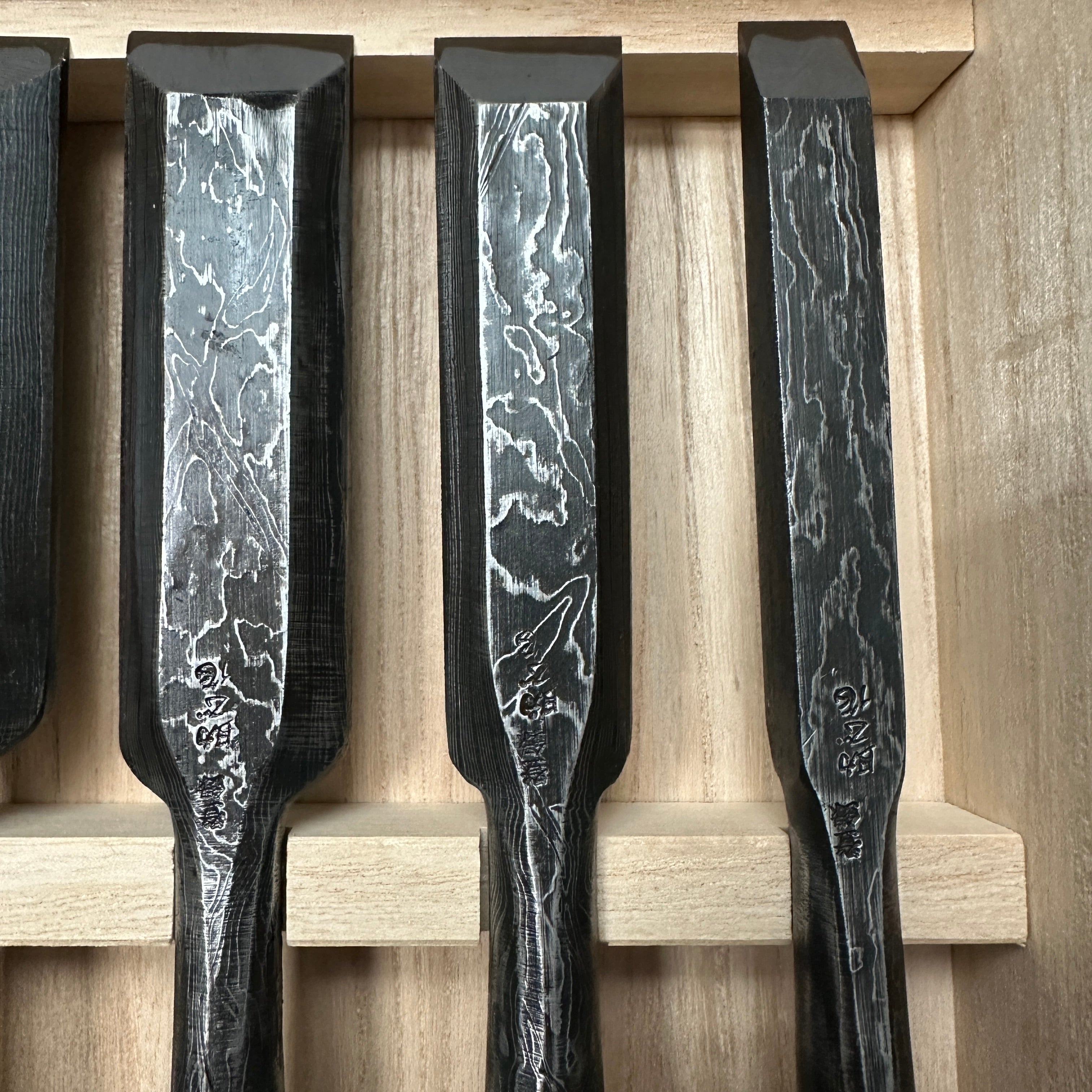 Sukemasa Timber chisels set Suminagashi finish with White steel 助正 墨流し 叩組鑿 6本組 Tatakinomi