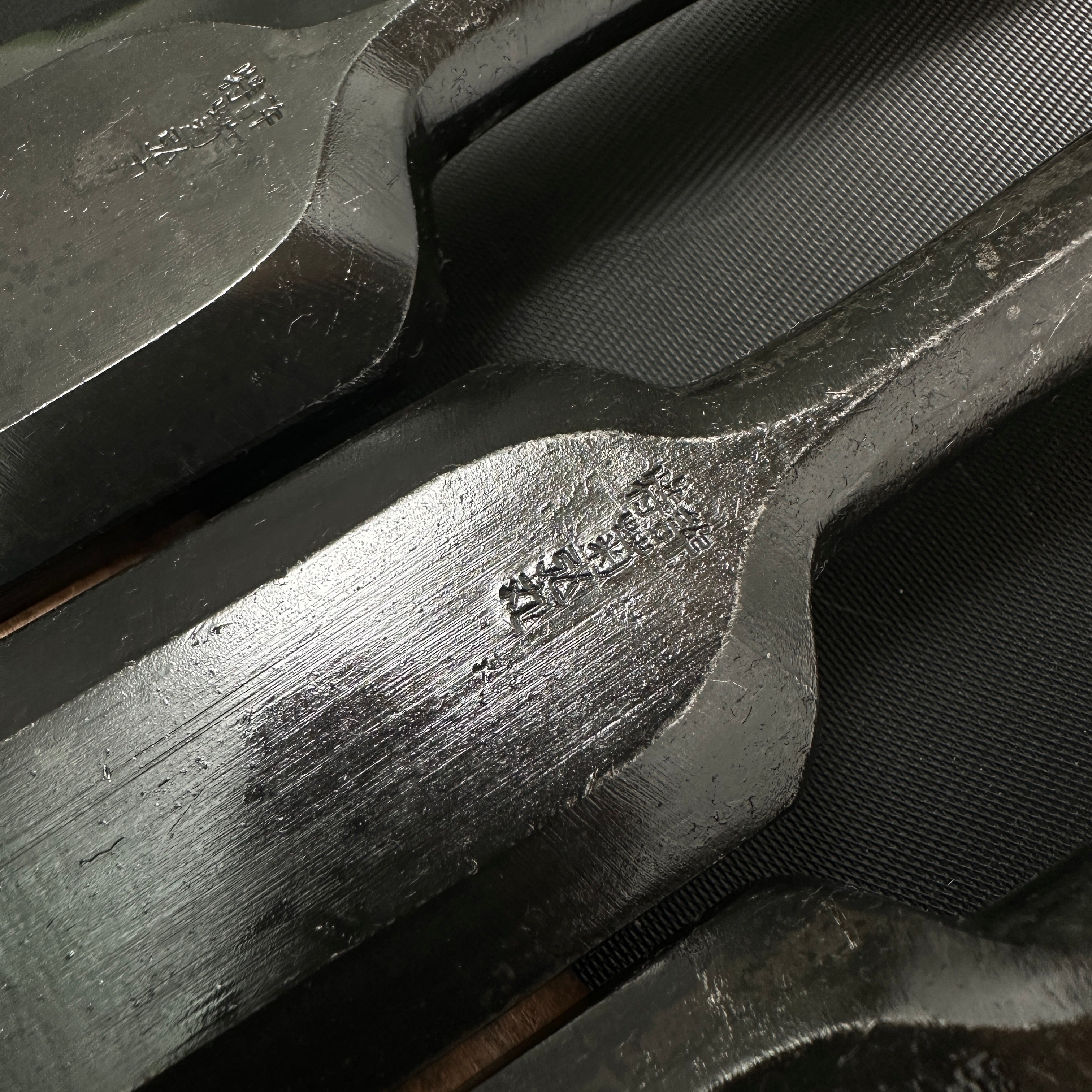 Kikuhiromaru Shorter Timber Chisels set (Chu-Tatakinomi) with wooden box 菊弘丸 中叩組鑿 桐箱付 白樫柄