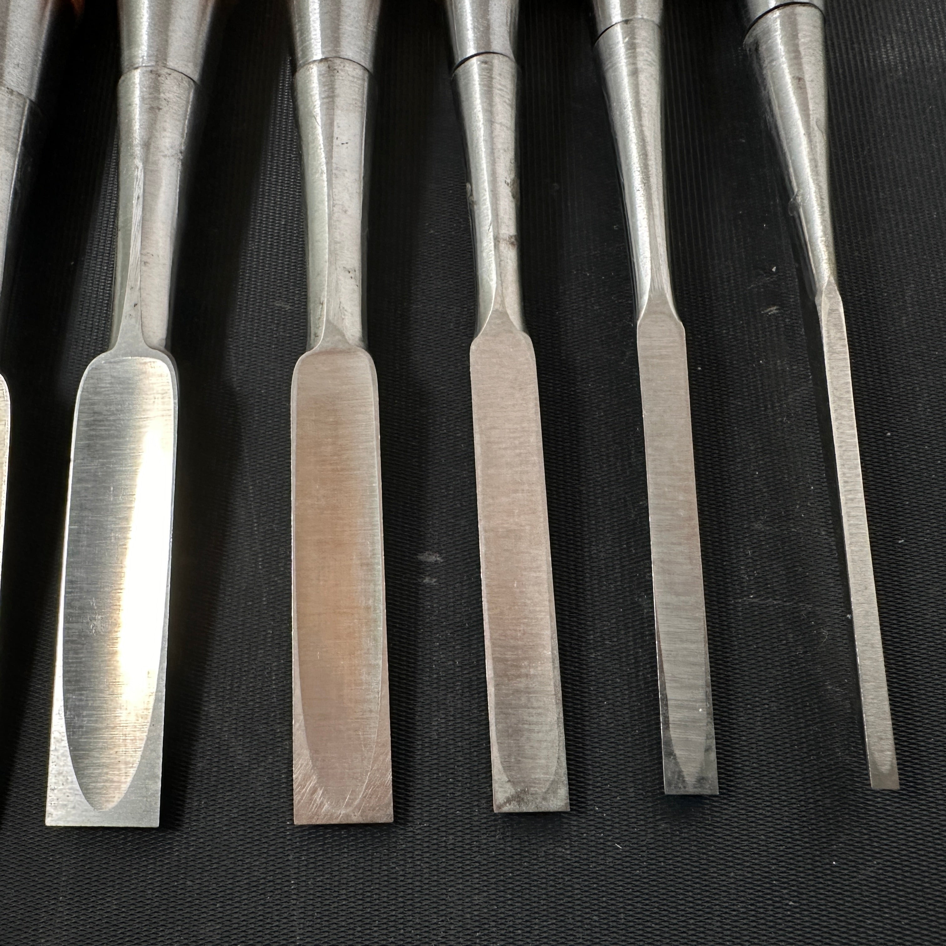 Old stock #5 Sukemaru 4th Wholesaler stamp High-Speed Steel Bench chisels set 掘出し物 四代助丸 問屋銘 ハイス鋼追入組鑿 Oirenomi