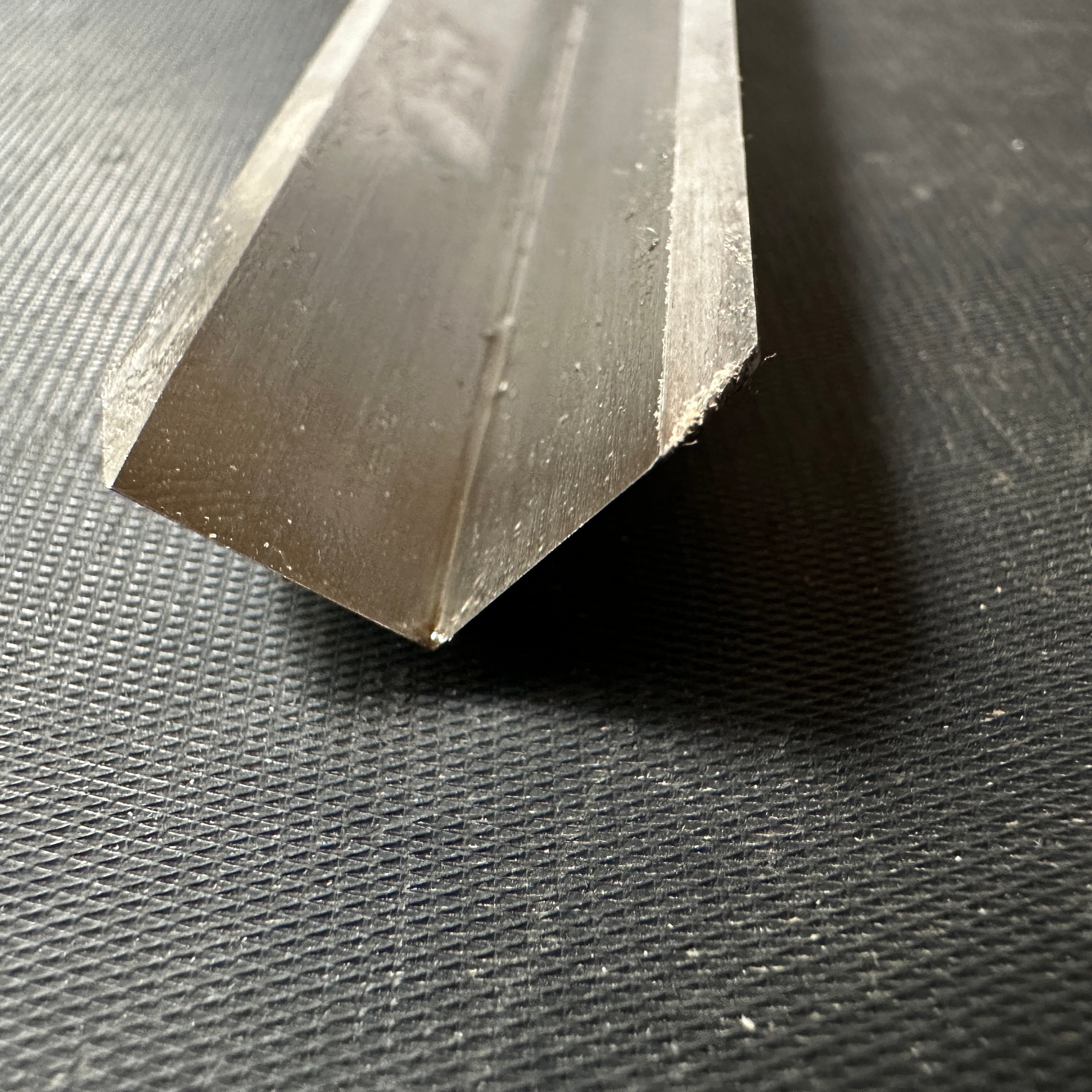 Ha Kanna Kumiko Kanna with white steel by Muneaki 葉鉋 組子用 90° 猪本台 宗秋刃