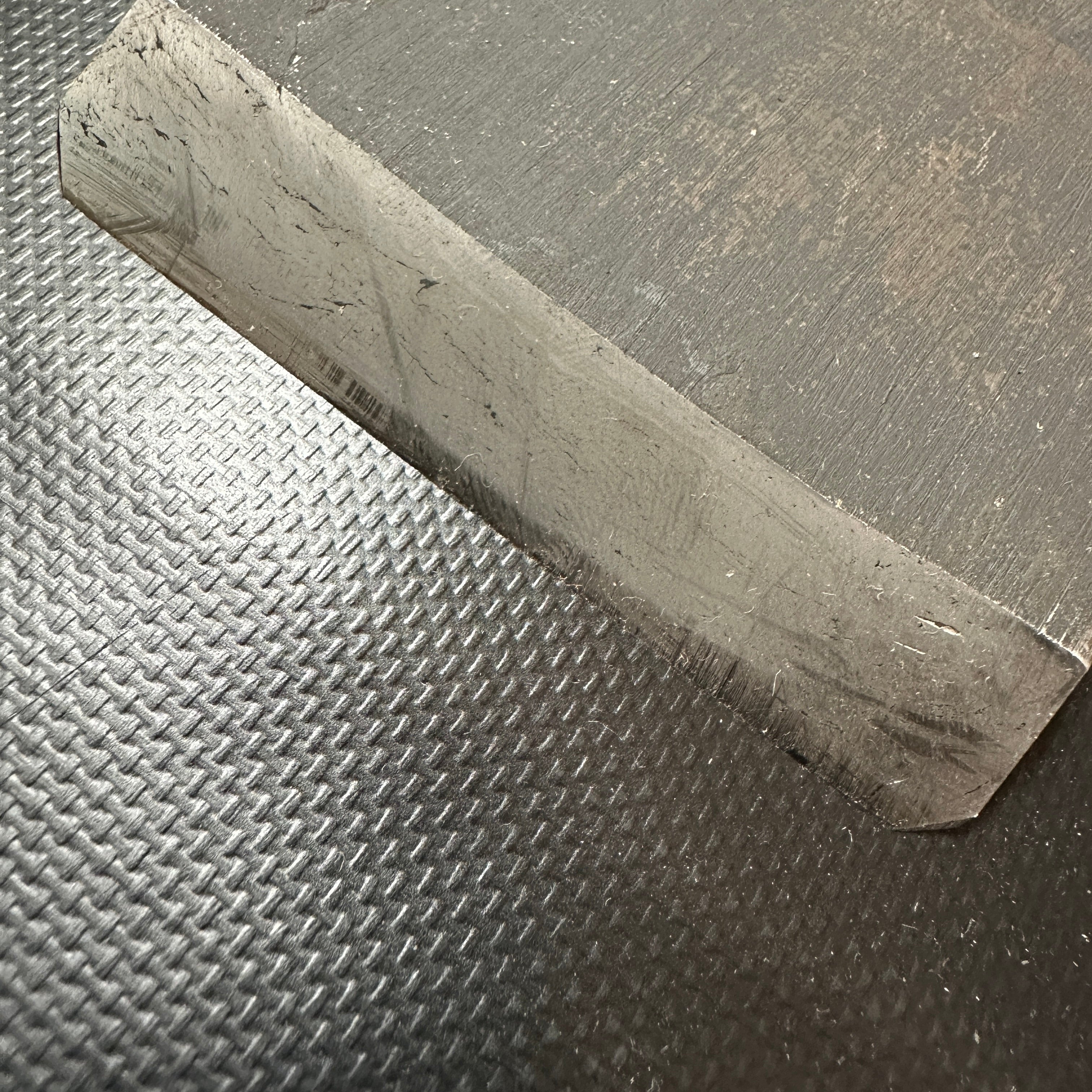 Old stock Chiyoduru Unju Smoothing Plane blade (Kanna) by Tanaka shougo 掘出し物 千代鶴運寿 田中昭吾作 仕上げ鉋刃 70mm