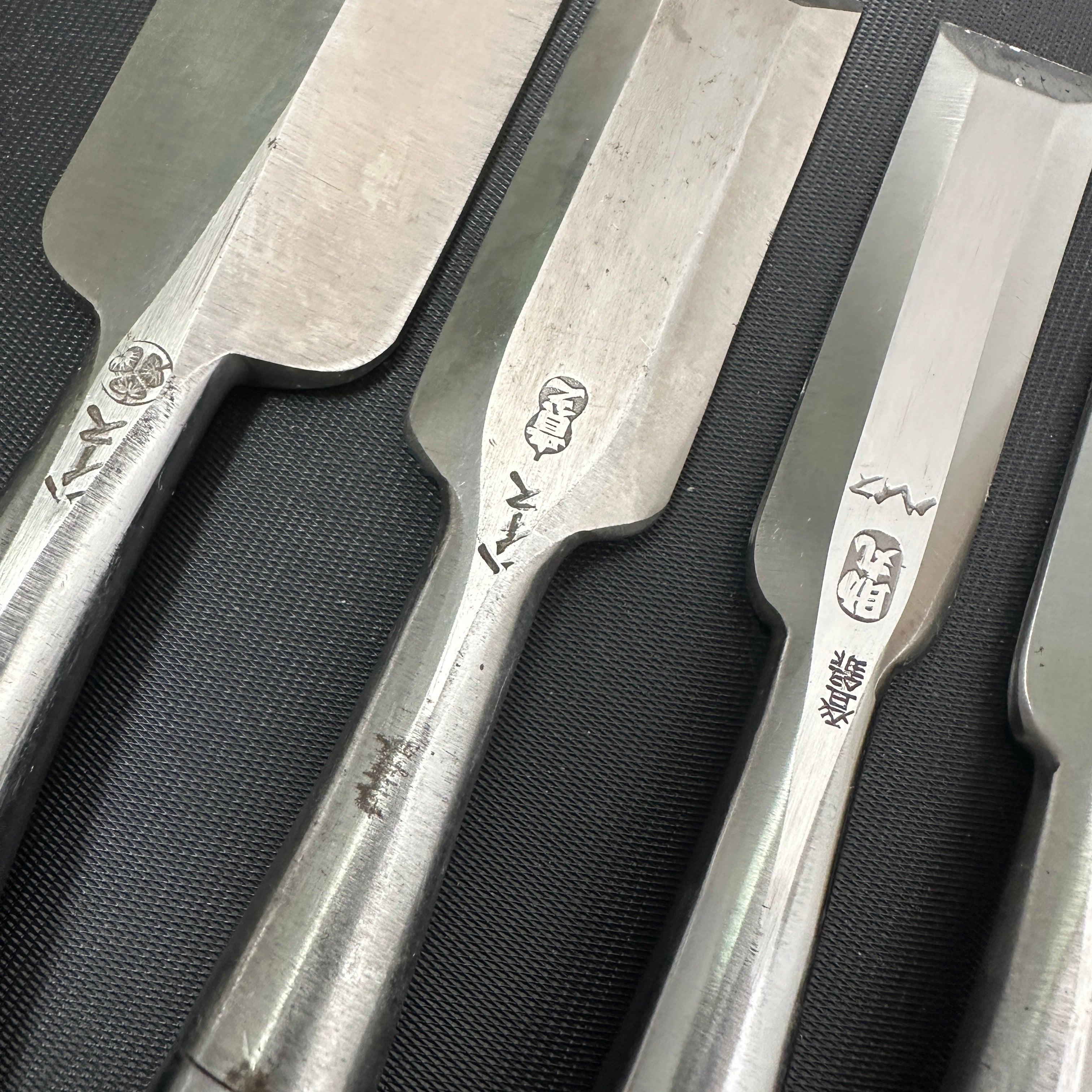 Old Stock Mixed Set For Beginner High Speed Steel Bench Chisels Set 掘出し物 助丸作 バラ鑿合わせ 初心者におすすめ 追入鑿5本組