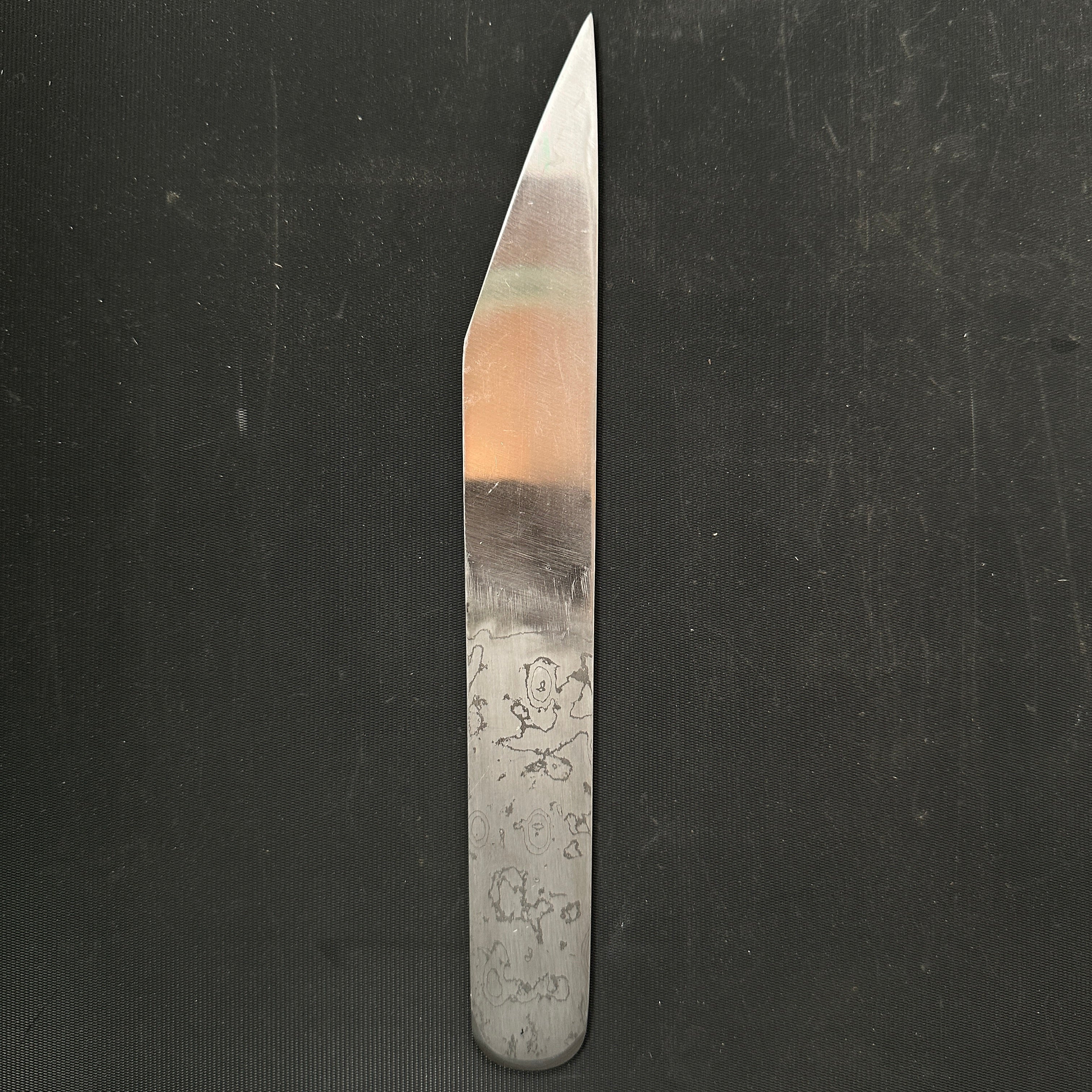 Hidari Tohzo Suminagashi Kokatana with White Steel 左 藤蔵作 切出小刀 右 積層鋼