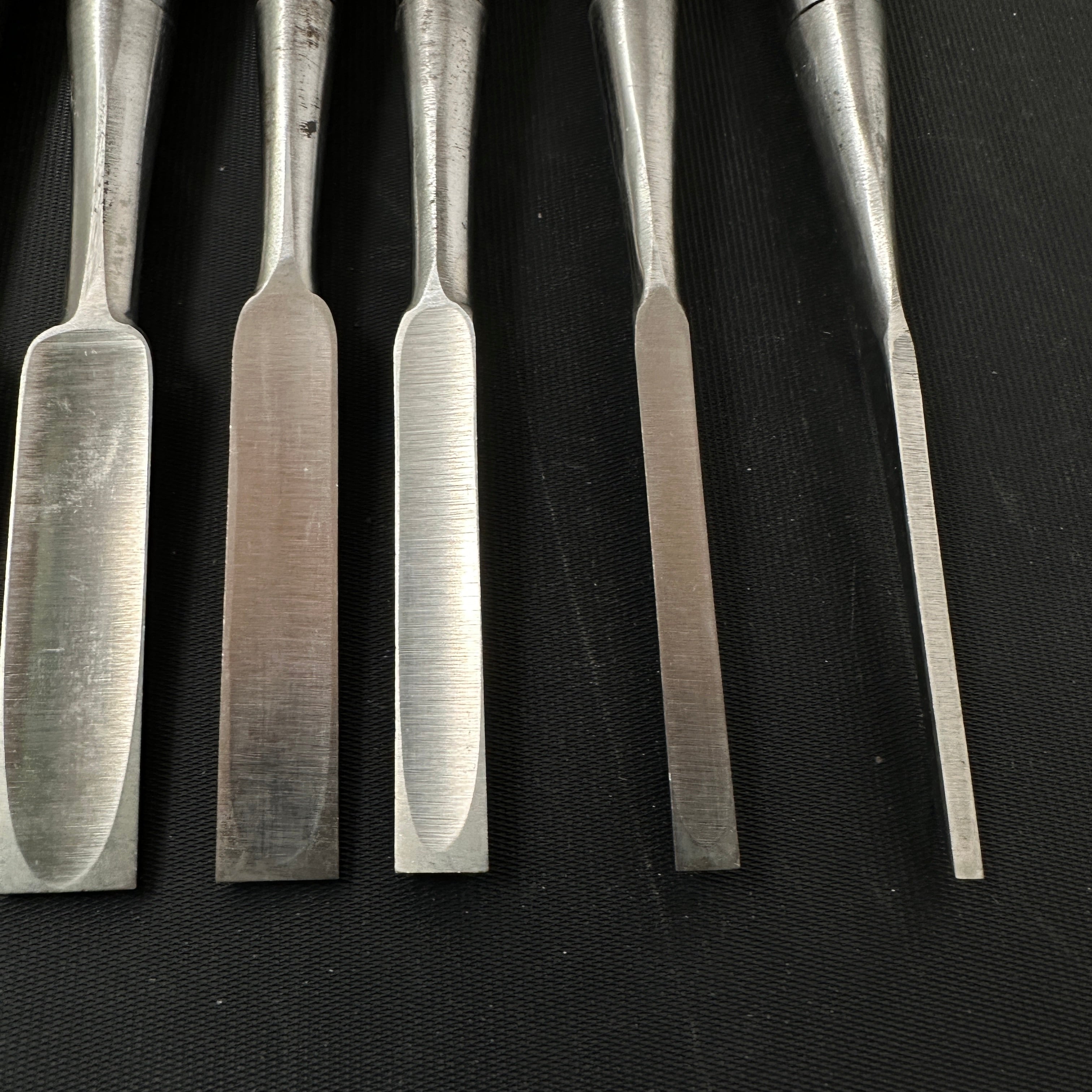 Old stock #4 Sukemaru 4th Wholesaler stamp High-Speed Steel Bench chisels set 掘出し物 四代助丸 問屋銘 ハイス鋼追入組鑿 Oirenomi