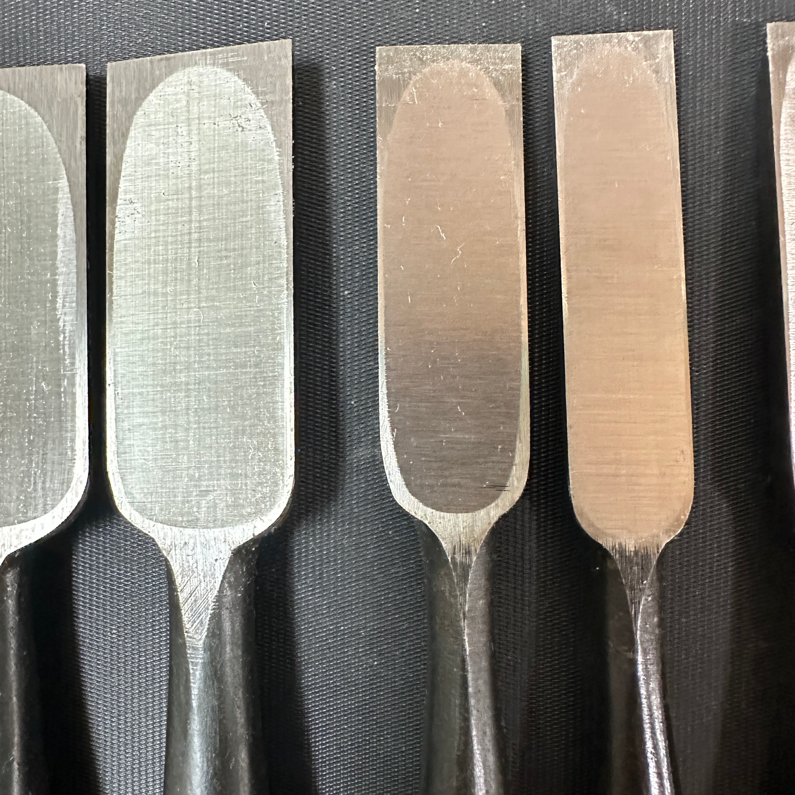 Kitsune Bench chisels set by Isono Nobuo 磯野信夫作 狐 追入組鑿 白樫柄 Oirenomi