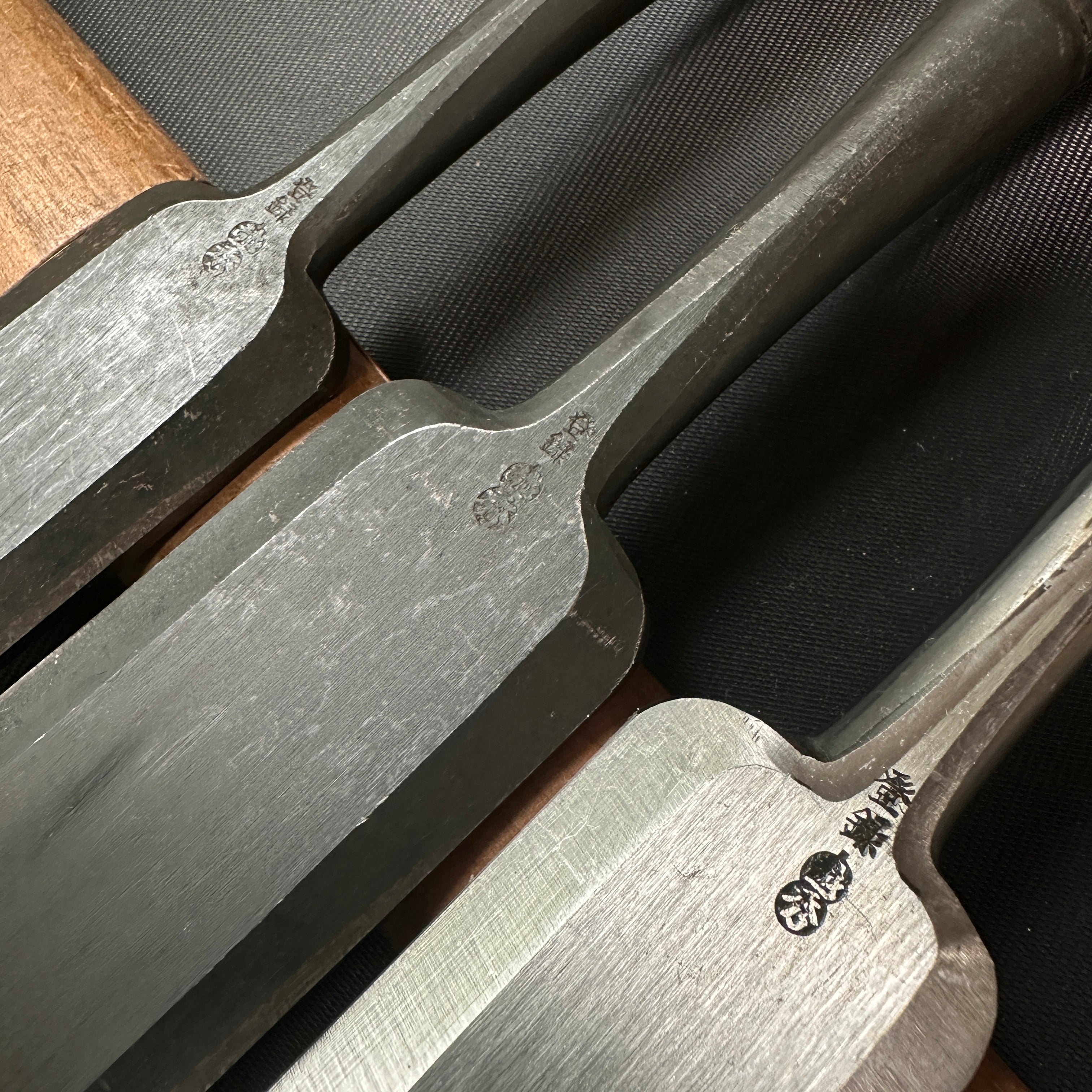 Old stock Koshitaka Paring chisels (Usunomi) with white steel 掘出し物 越孝 面取薄鑿 30mm 36mm