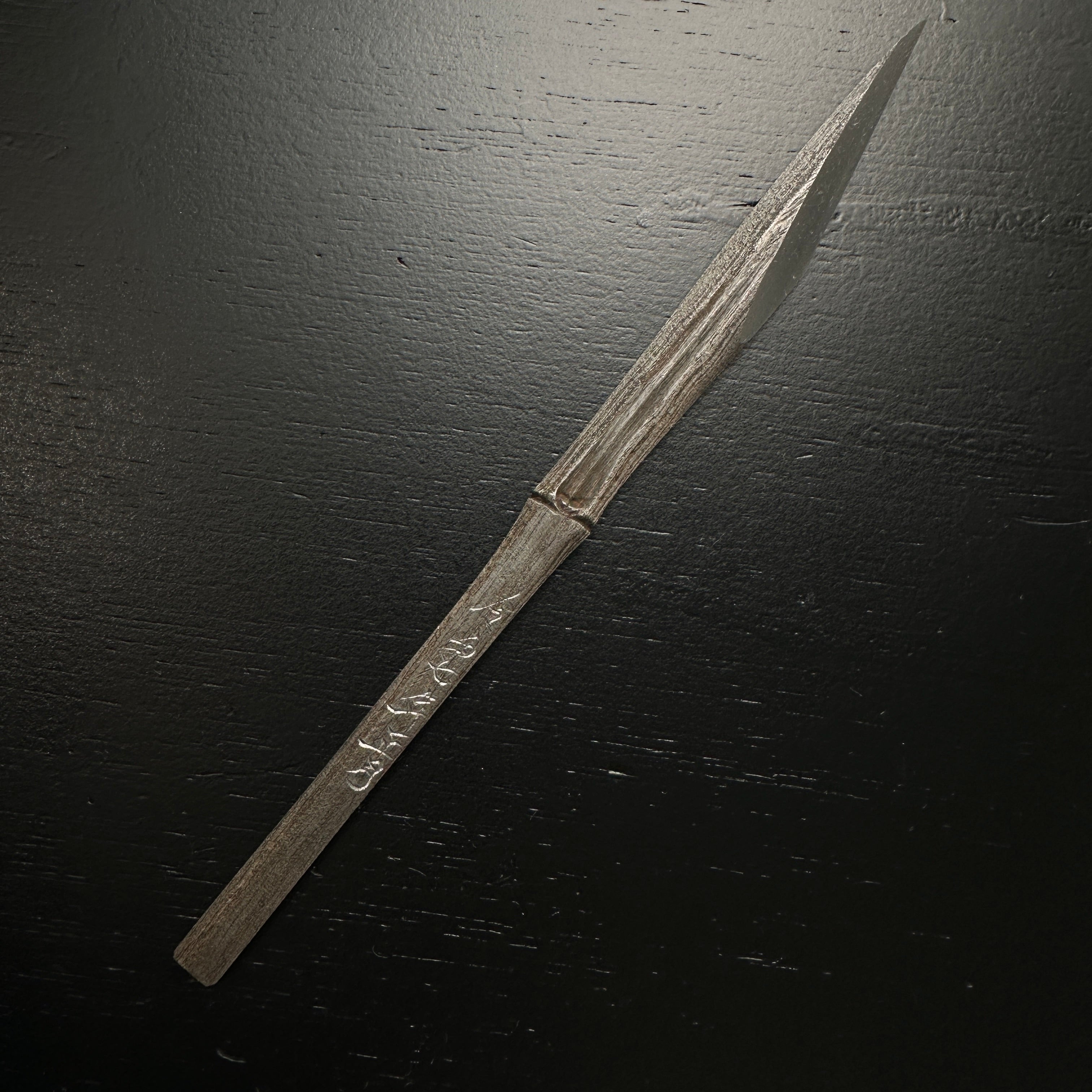 Futou fukutsu Right hand Kiridashi by Sozen Carving 不撓不屈 素全作 切出し小刀 右 15mm