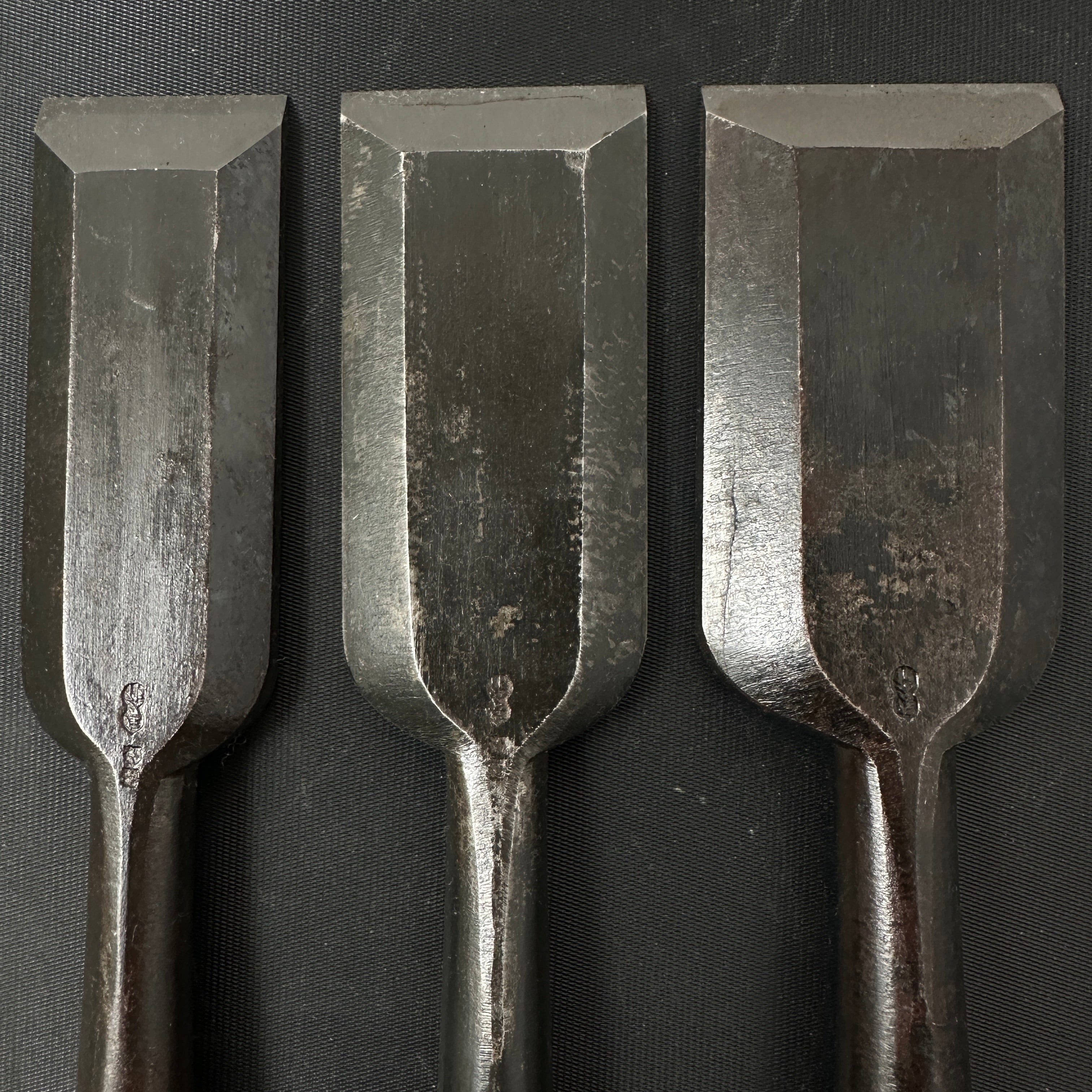 Hidari Hisasaku 2rd  Timber chisels by Ikegami Takanobu 池上喬庸作 二代目左久作 叩き鑿  Tatakinomi 36mm 42mm 48mm