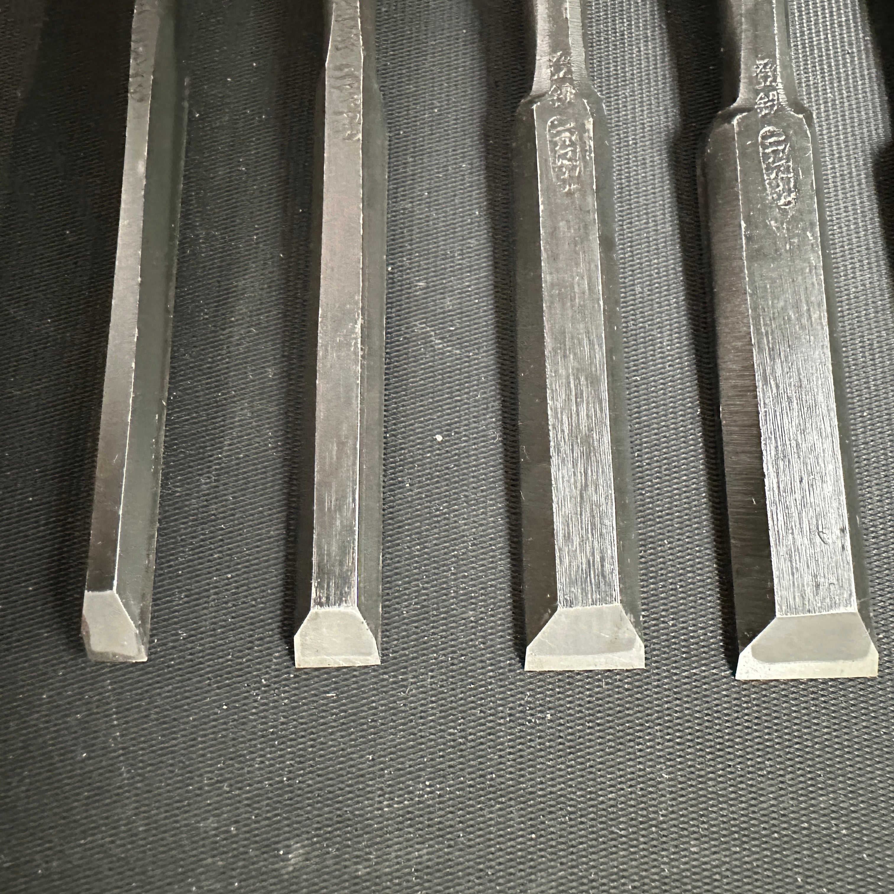 Nijihiro Bench chisels set by Chuutarou Imai white oak handle (Fujihiro) 今井忠太郎作 二治弘 追入組鑿 白樫柄