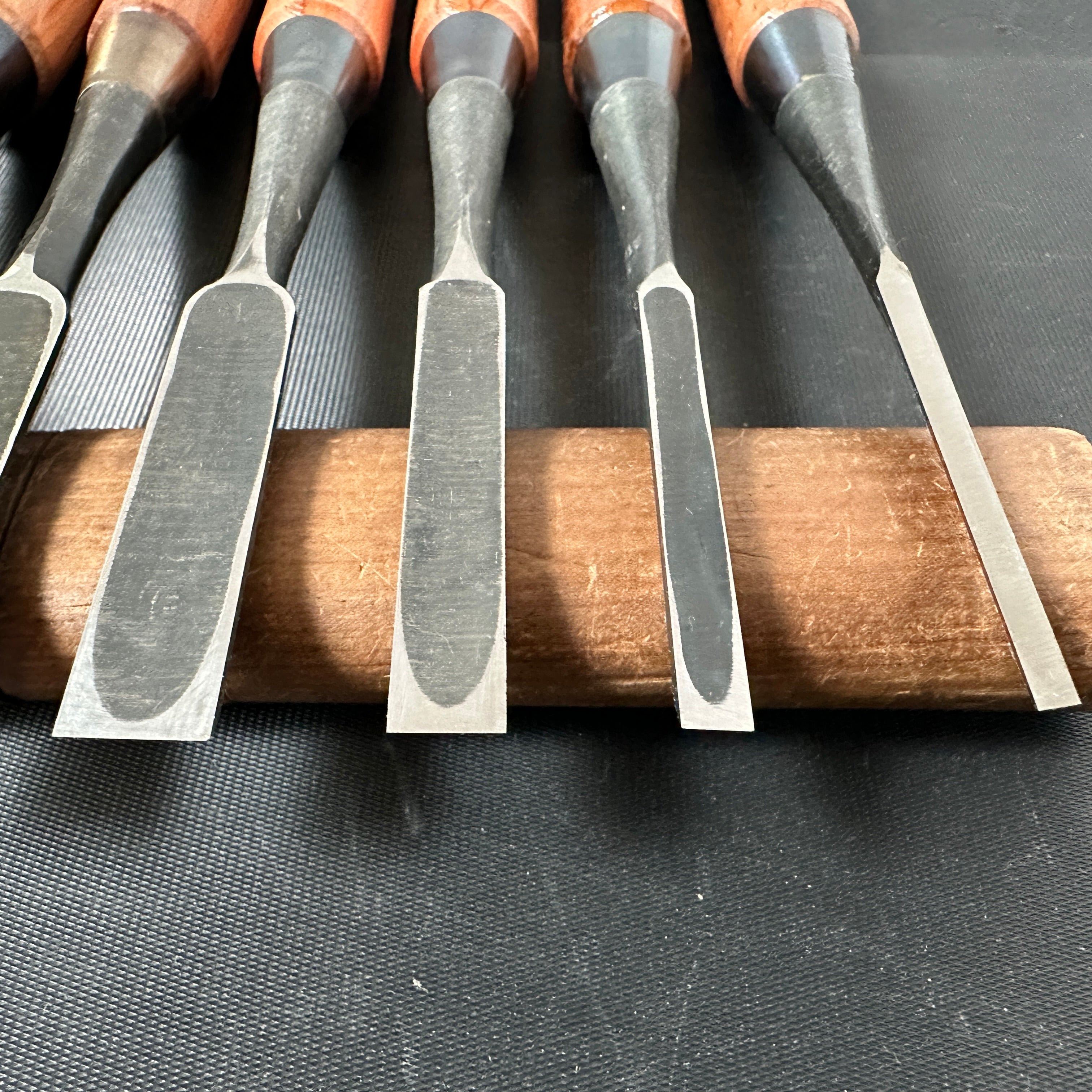 #M147 Mixed set for beginner Bench chisels set by unknown smith バラ鑿合わせ 初心者におすすめ 追入組鑿
