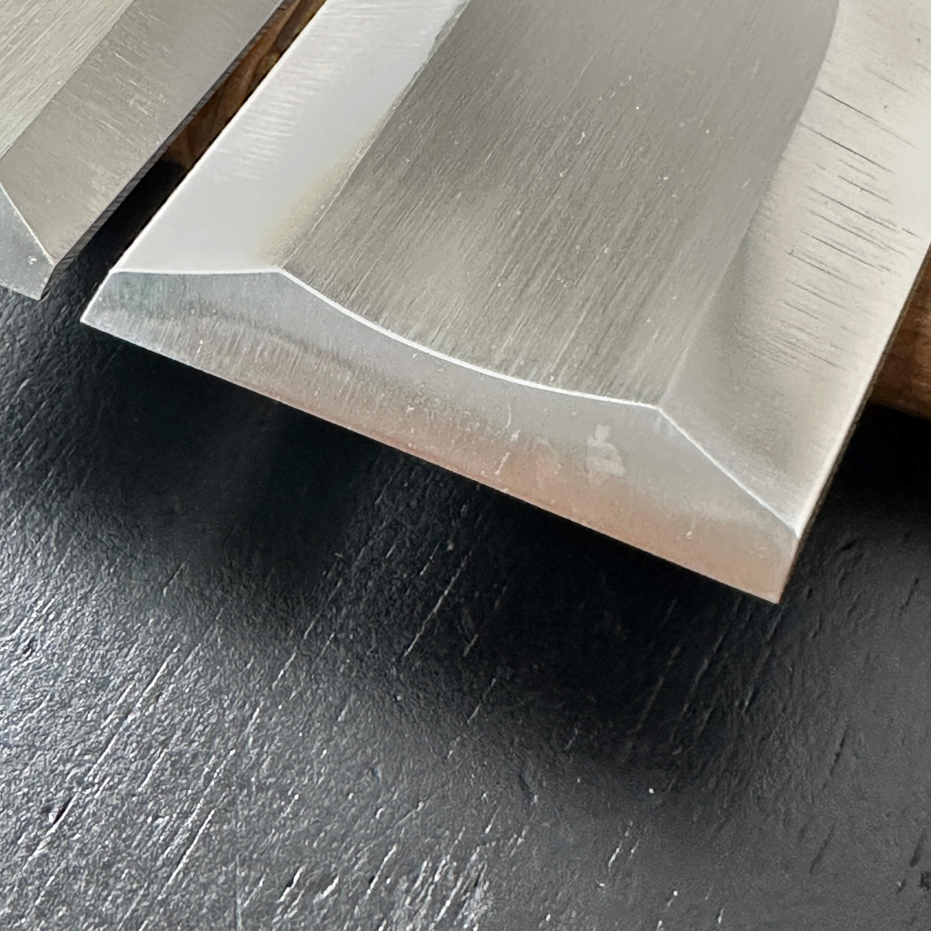 Sukemaru High-Speed Steel Bench chisels Triple Ura(Oirenomi) 助丸ハイス 三ツ裏追入鑿 Oirenomi