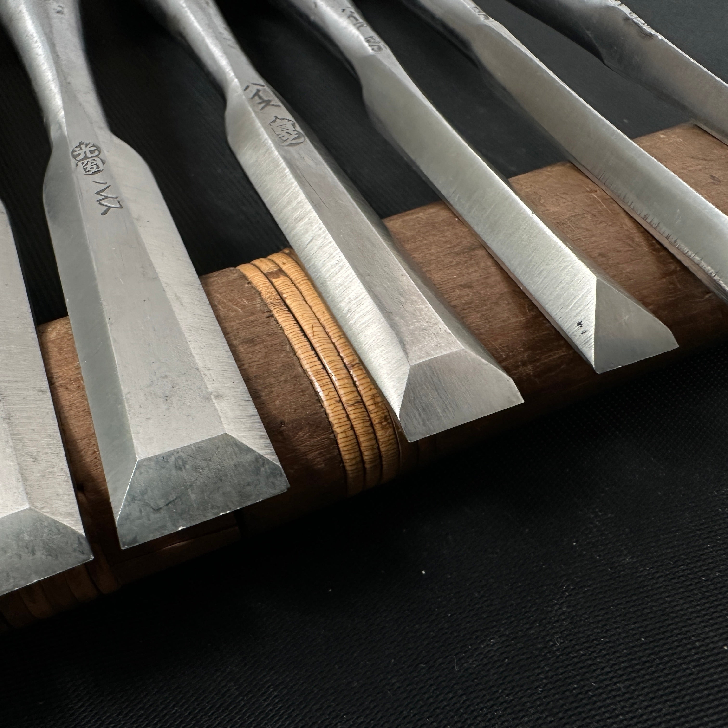 Old stock #4 Sukemaru 4th Wholesaler stamp High-Speed Steel Bench chisels set 掘出し物 四代助丸 問屋銘 ハイス鋼追入組鑿 Oirenomi