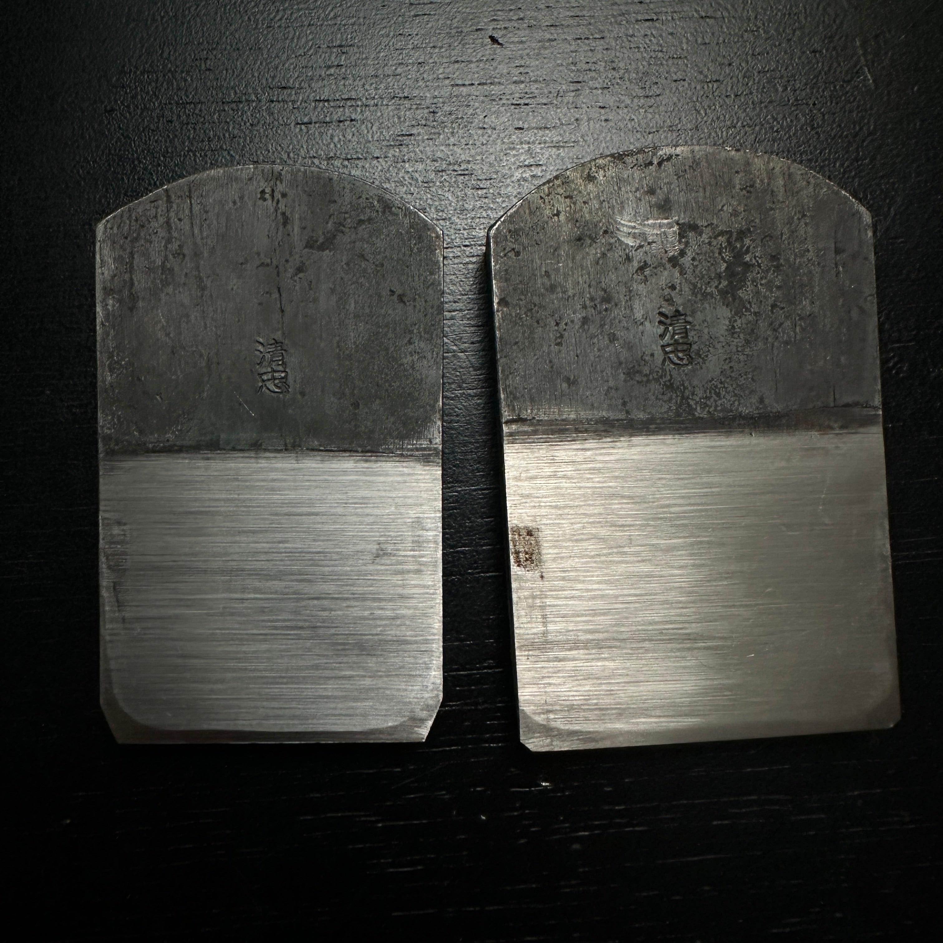 Old stock Kiyotada Wholesaler stamp Standing Plane 110° / 清忠(問屋銘・水平屋) 台直鉋 110° 段付