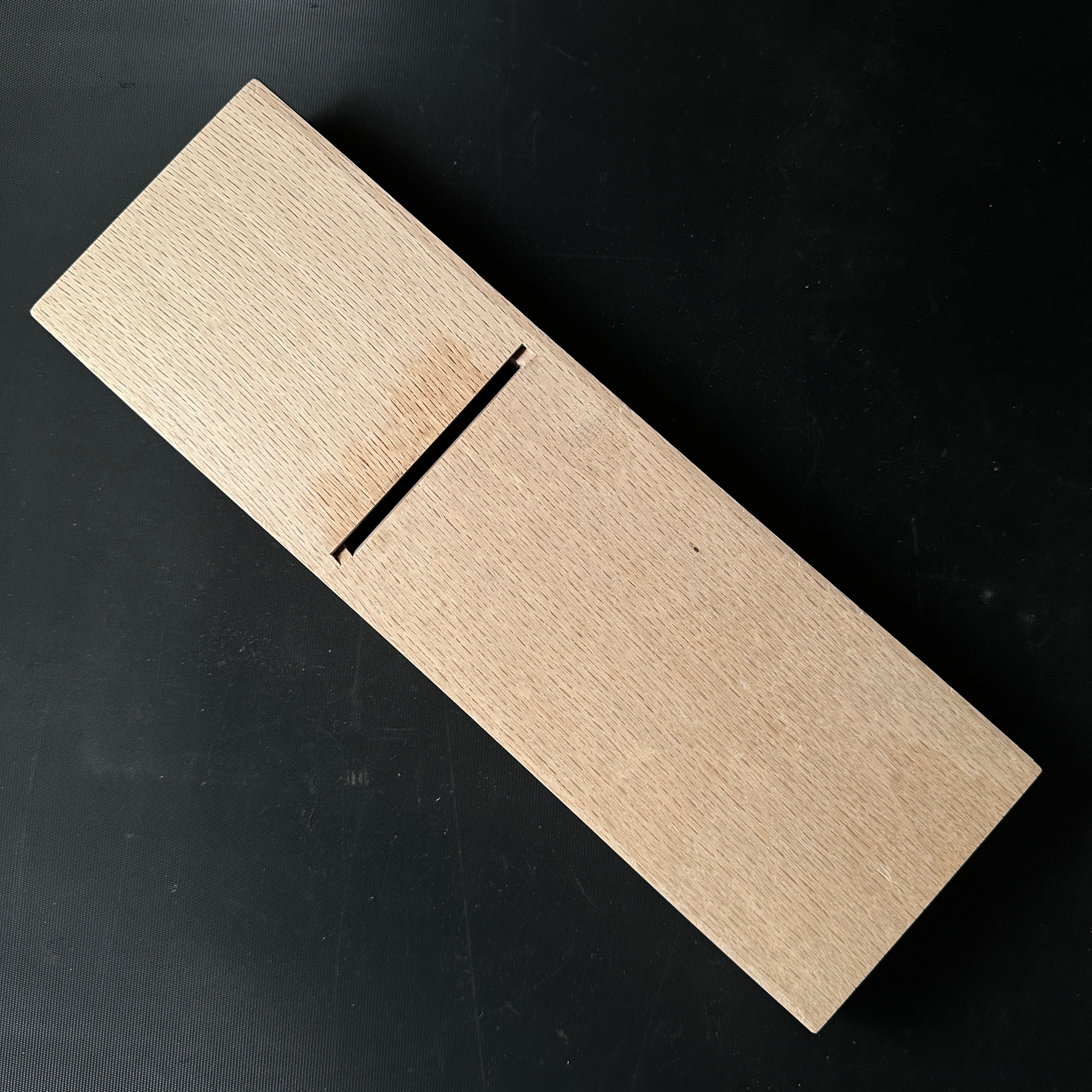 Old stock Ryushinsai Smoothing Plane (Kanna) by Tsutsumitomoichi 掘出し物 堤朋一作 龍進斎 仕上げ鉋 85mm