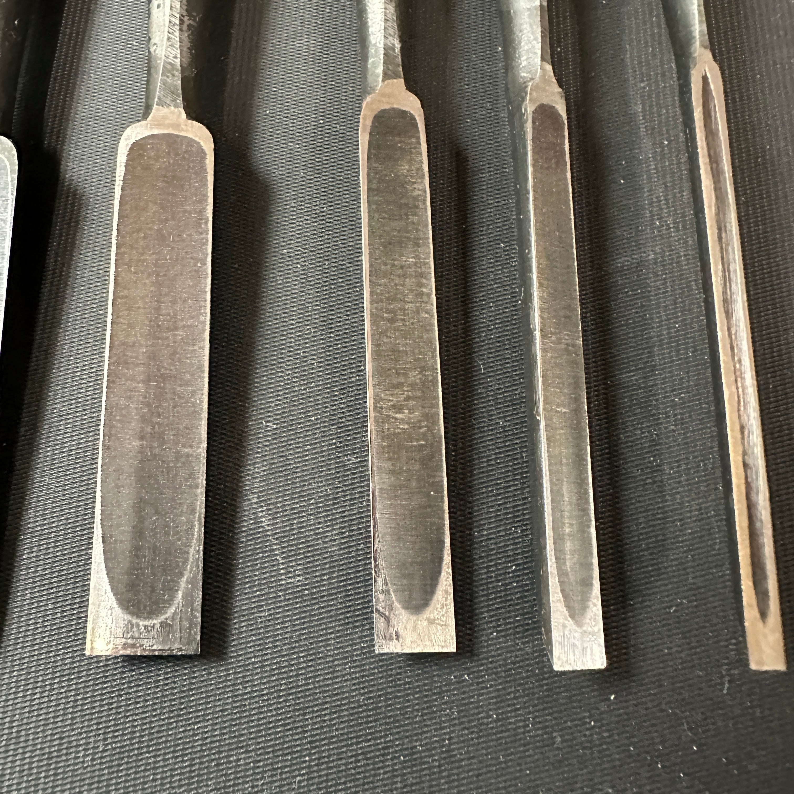 Nijihiro Bench chisels set by Chuutarou Imai white oak handle (Fujihiro) 今井忠太郎作 二治弘 追入組鑿 白樫柄