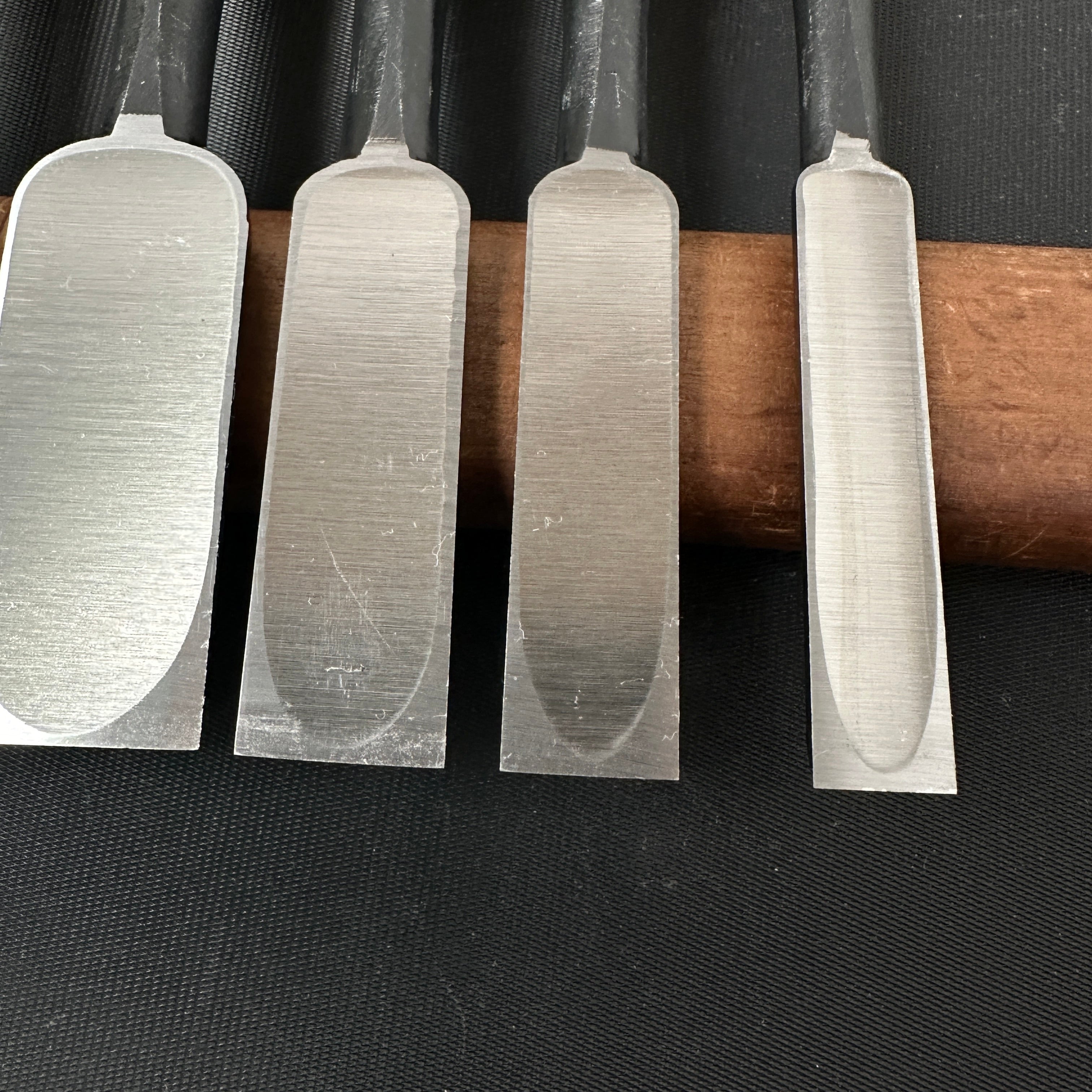 Yoshitaka Bench chisels set (Oirenomi) 6pc / 義隆 追入組鑿 6本組