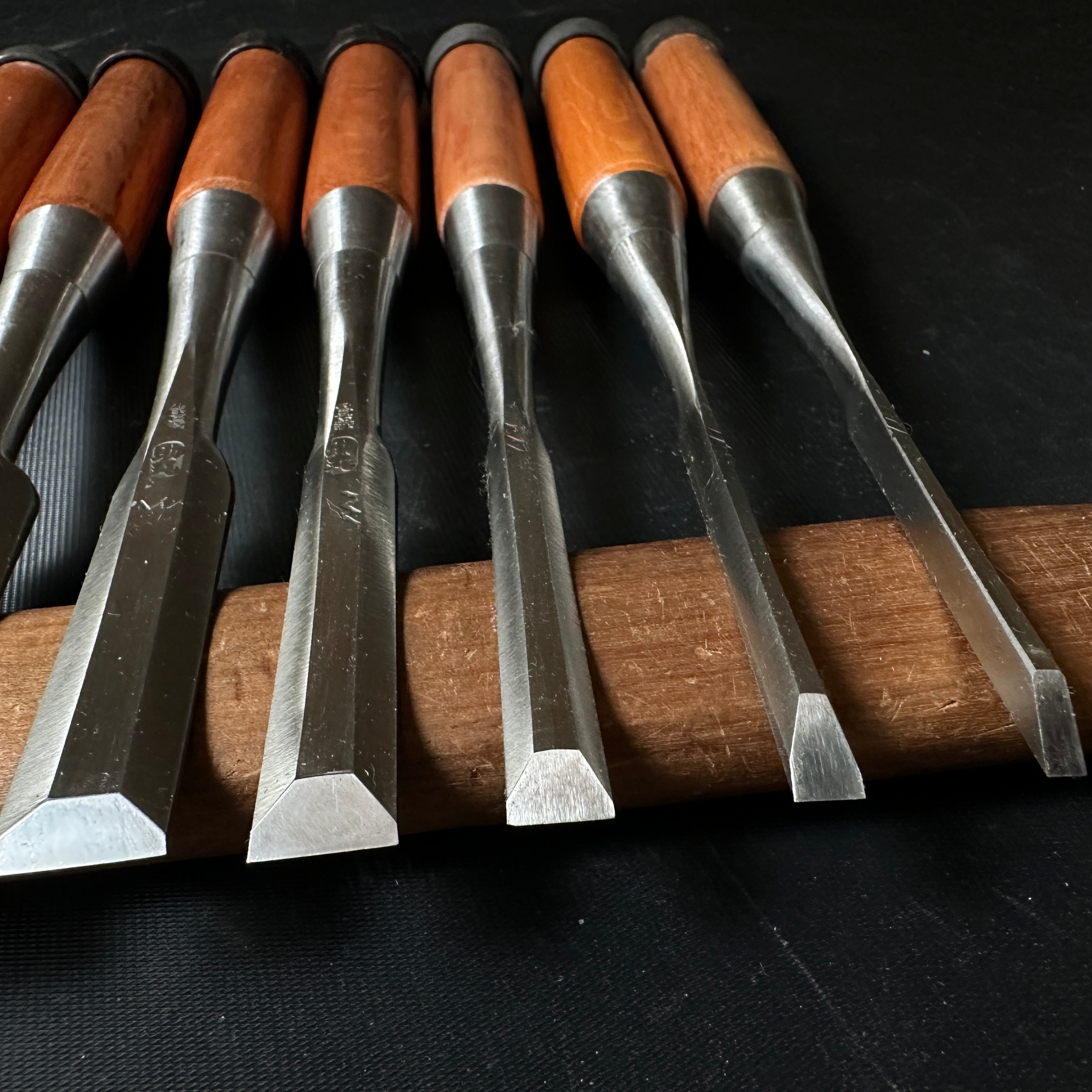 Old stock #2 Sukemaru High-Speed Steel Bench chisels set 掘出し物 助丸 ハイス鋼追入組鑿 三つ裏 Oirenomi