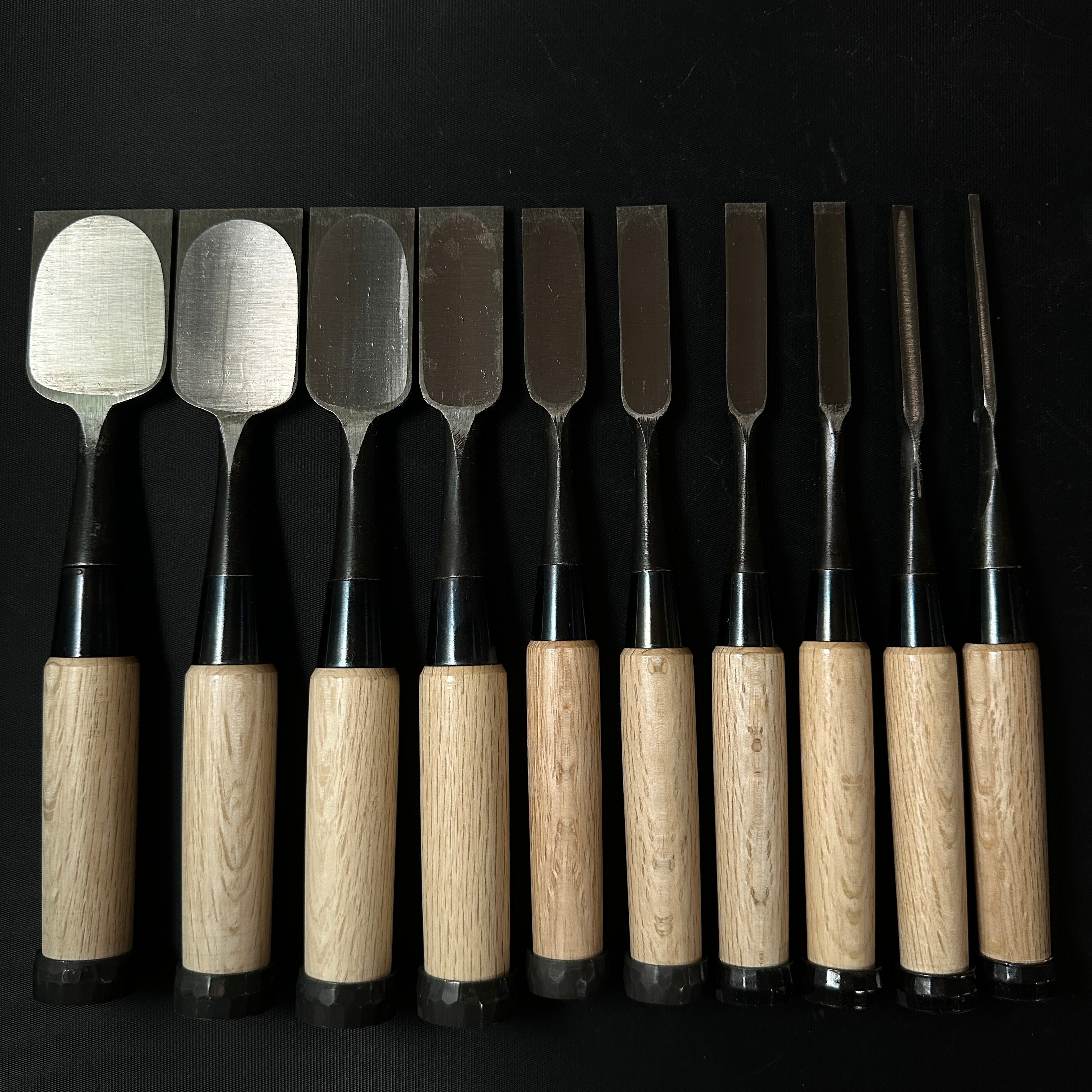 Kitsune Bench chisels set by Isono Nobuo 磯野信夫作 狐 追入組鑿 白樫柄 Oirenomi