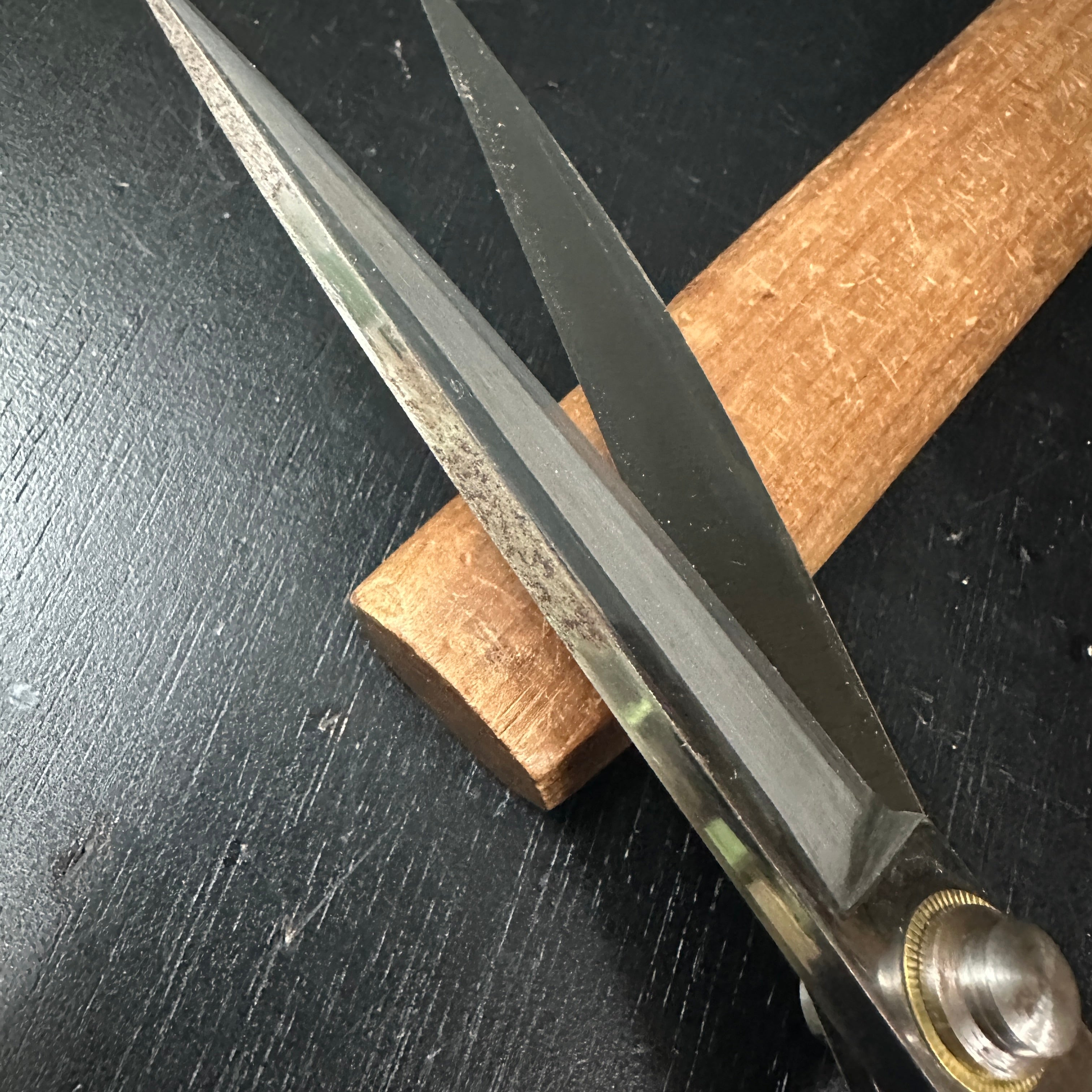 Old stock Chotaro Tailor's Shears Tobasami 掘出し物 長太郎 東鋏 布切り鋏 260mm