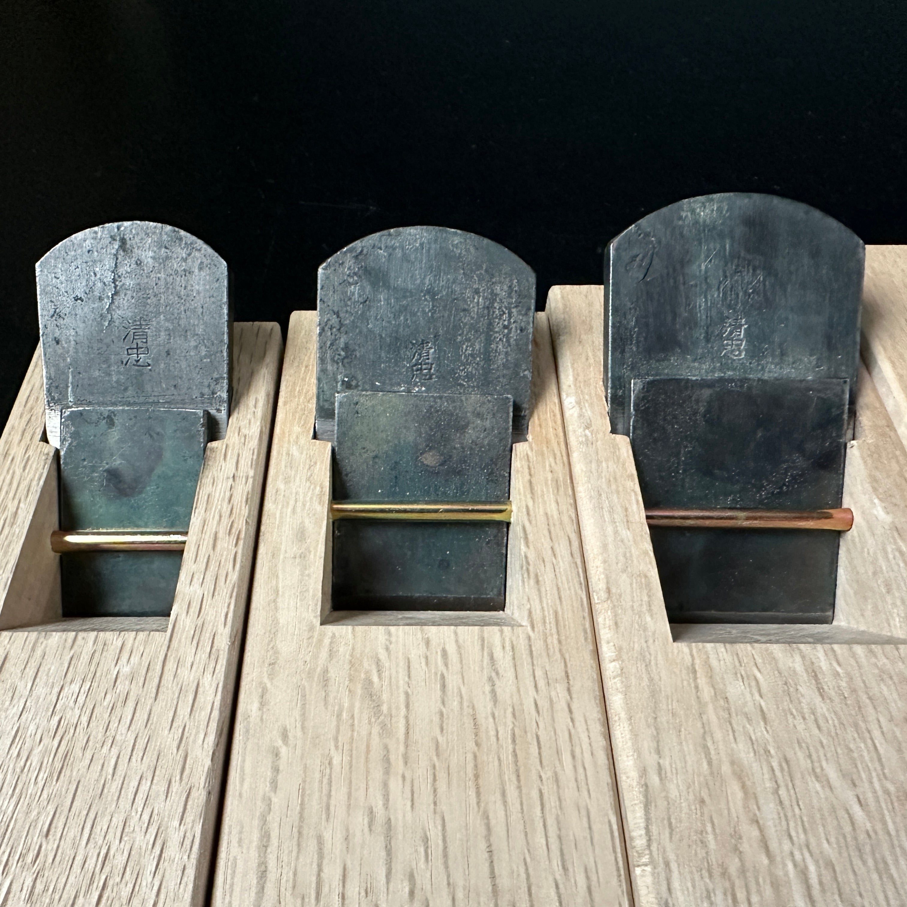 Old stock Kiyotada Wholesaler stamp Small Plane with Blue steel 清忠(問屋銘・水平屋)豆平鉋