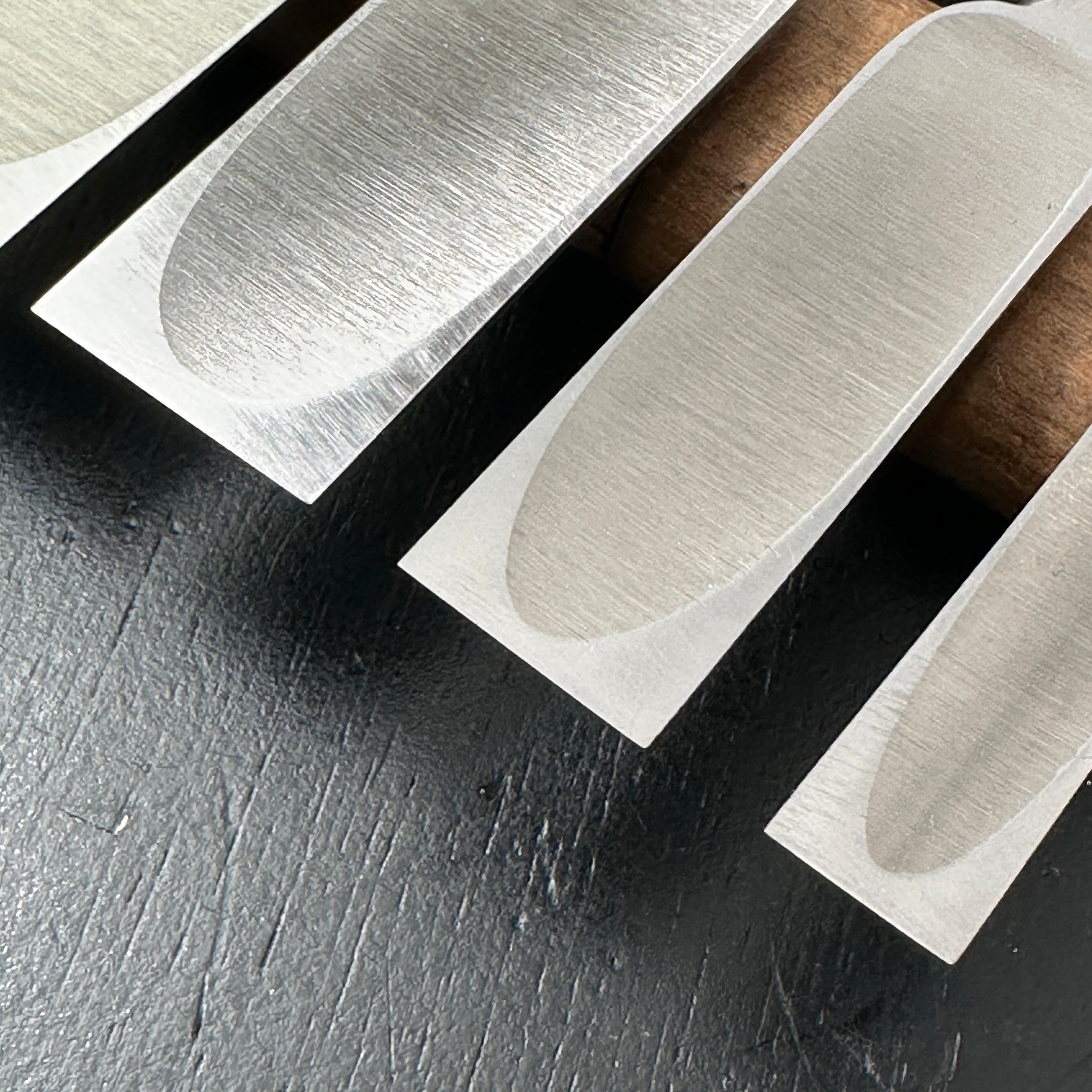 助丸ハイス 追入組鑿 Oirenomi 5本組 桐箱付 Sukemaru High-Speed Steel Bench chisels 5pc set