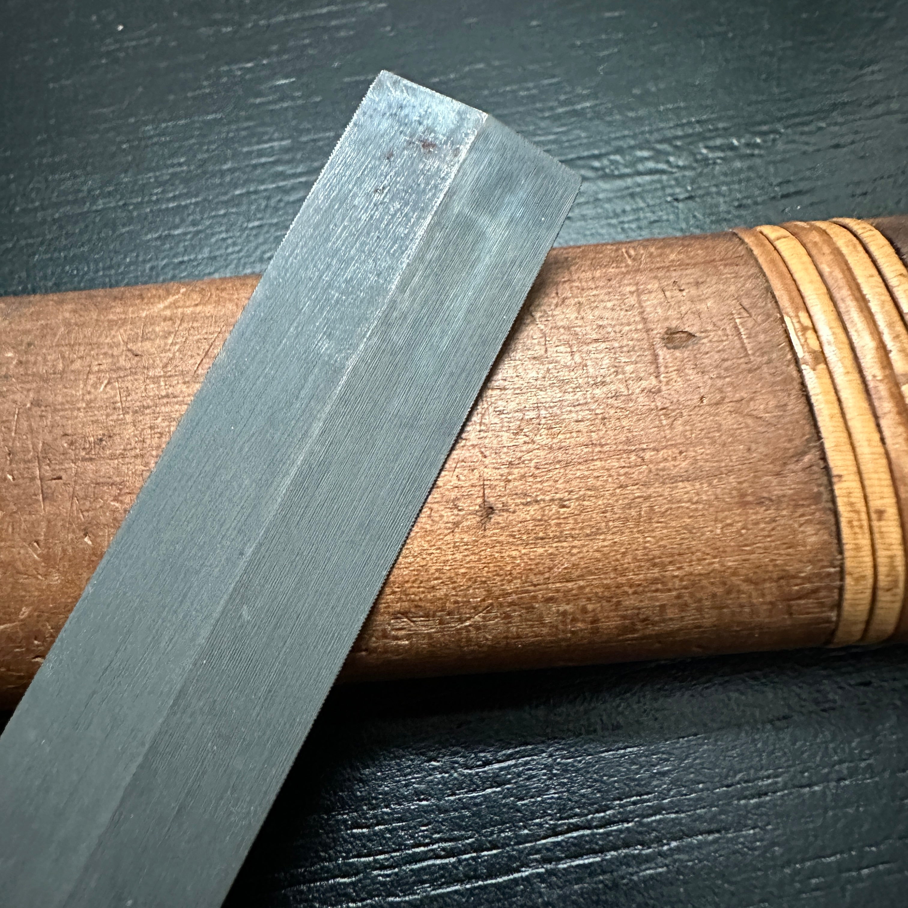 Old Stock TSUBOTAMA 90mm Single edged file for Handsaw sharpening (Surikomi-Yasuri) 掘出し物 壺玉 片刃 すり込みヤスリ 90mm