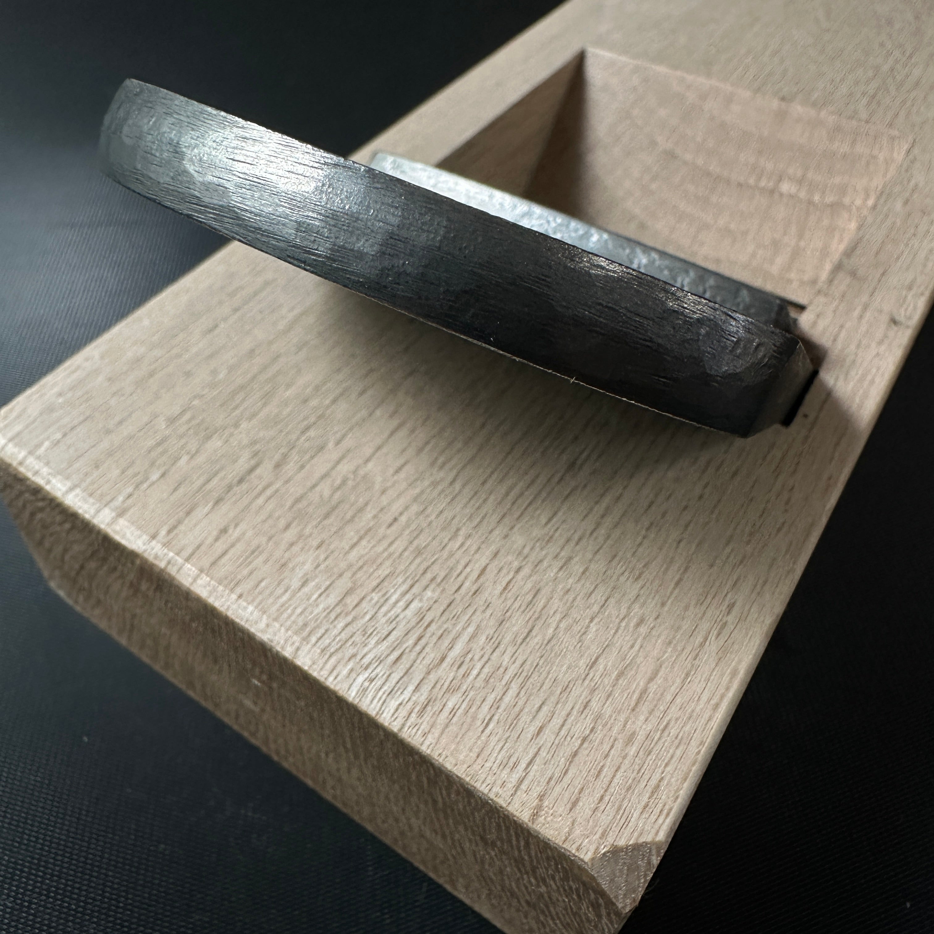 Tsuki no Shizuku Smoothing Plane (Kanna) by Chiyotsuru Sadahide 3rd generation 三代目千代鶴貞秀 仕上げ鉋 月の雫 70mm 乱れ刃