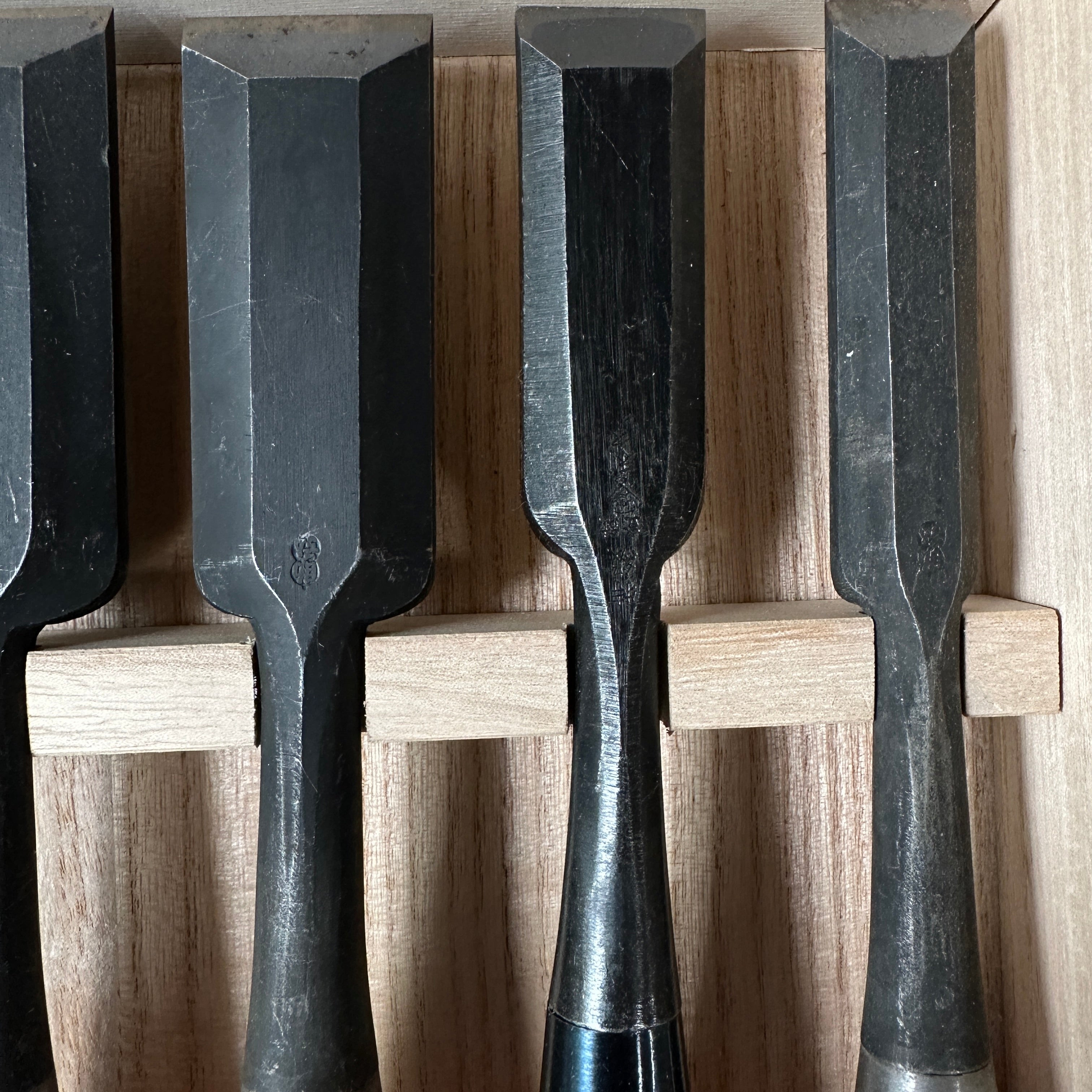 Old stock #1 Shorter Timber Chisels set 掘出し物 中叩組鑿 6本組 バラ鑿組み合わせ Chu-Tatakinomi