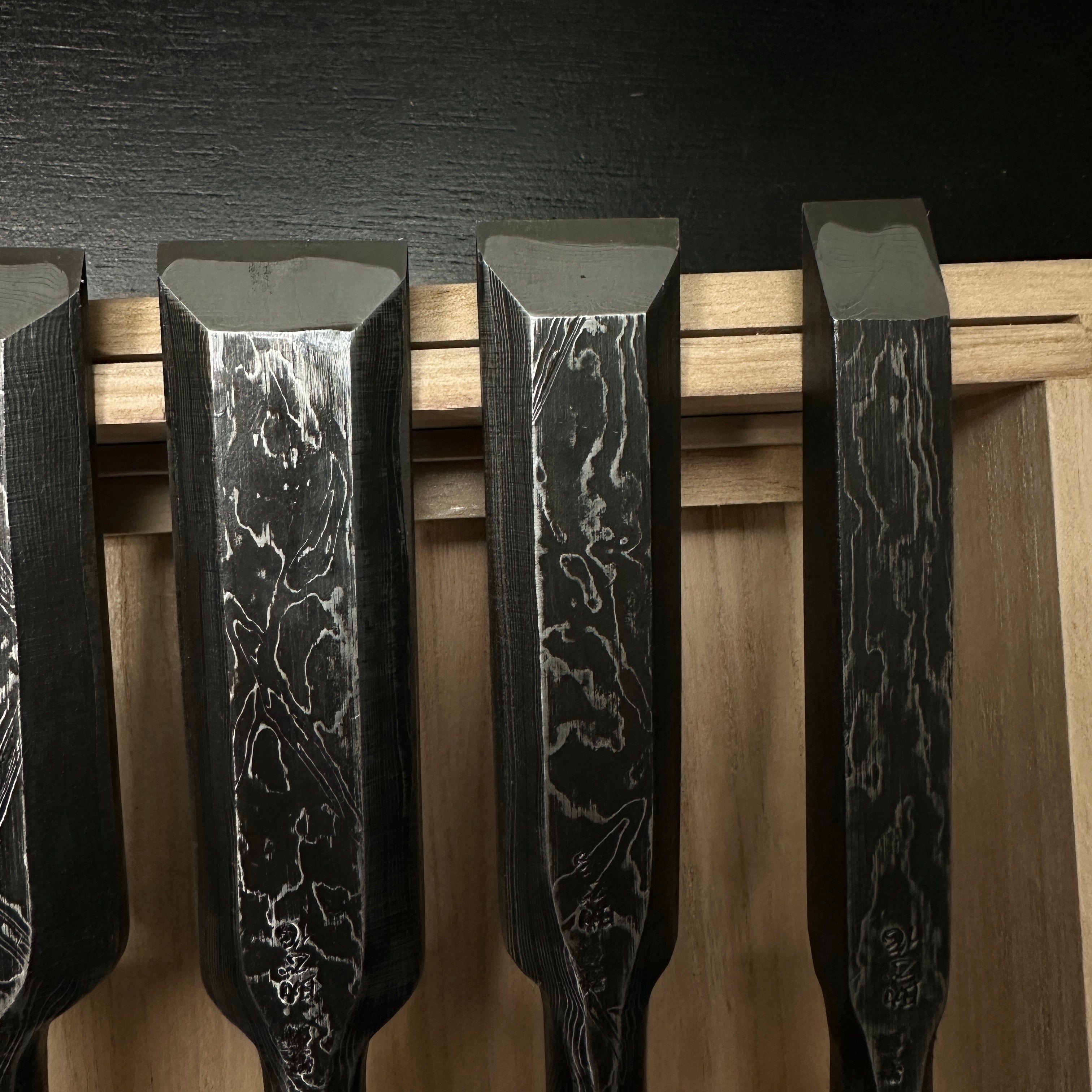 Sukemasa Timber chisels set Suminagashi finish with White steel 助正 墨流し 叩組鑿 6本組 Tatakinomi